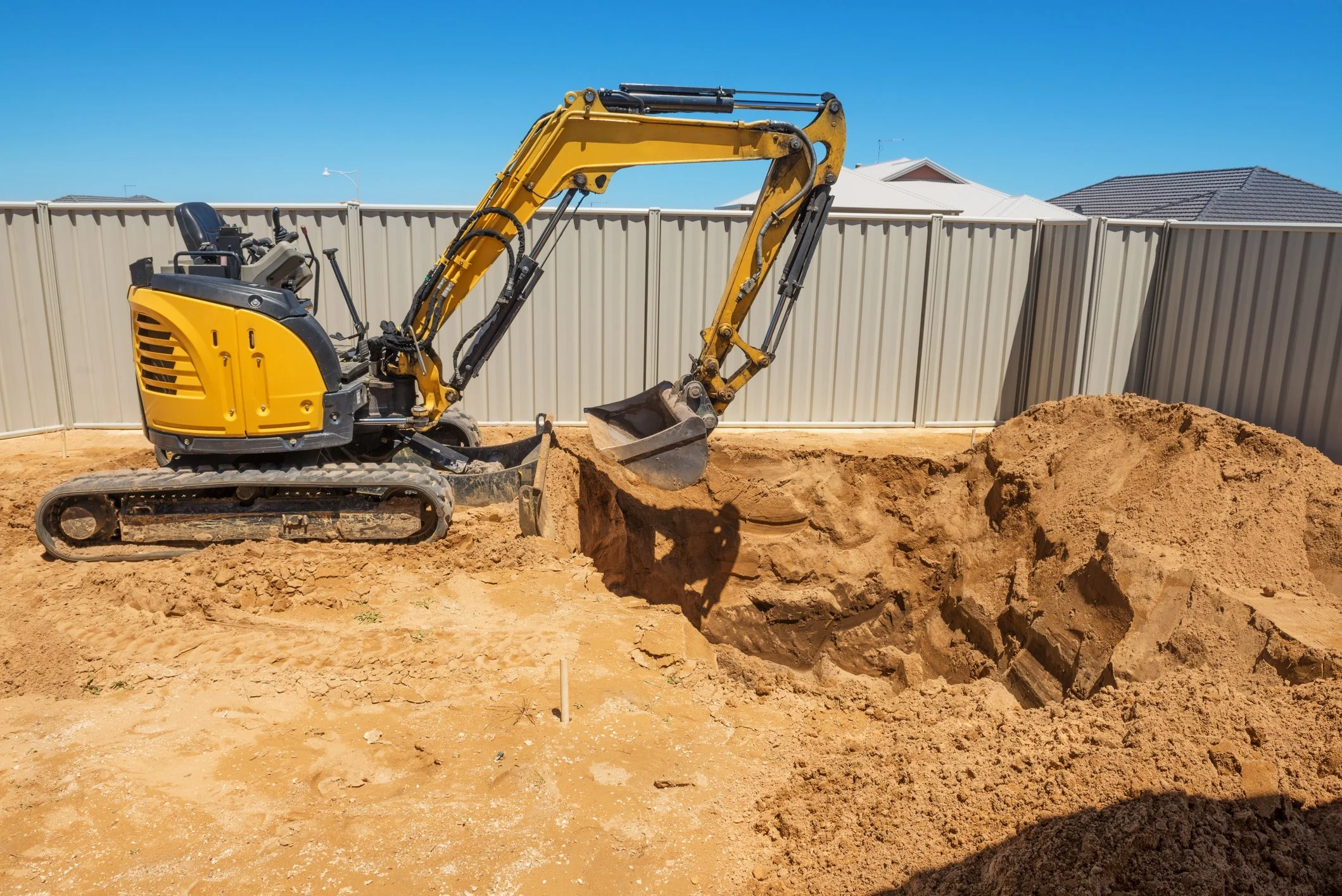 Swimming Pool Construction Advice for Planning, Excavation,  Contracts and Concrete