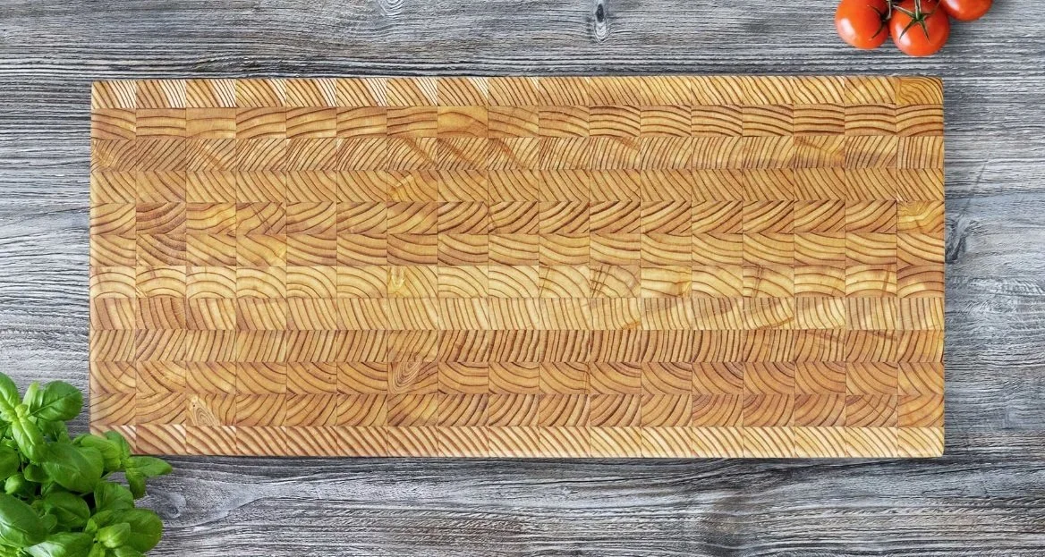 The Entertainer LarchSmith