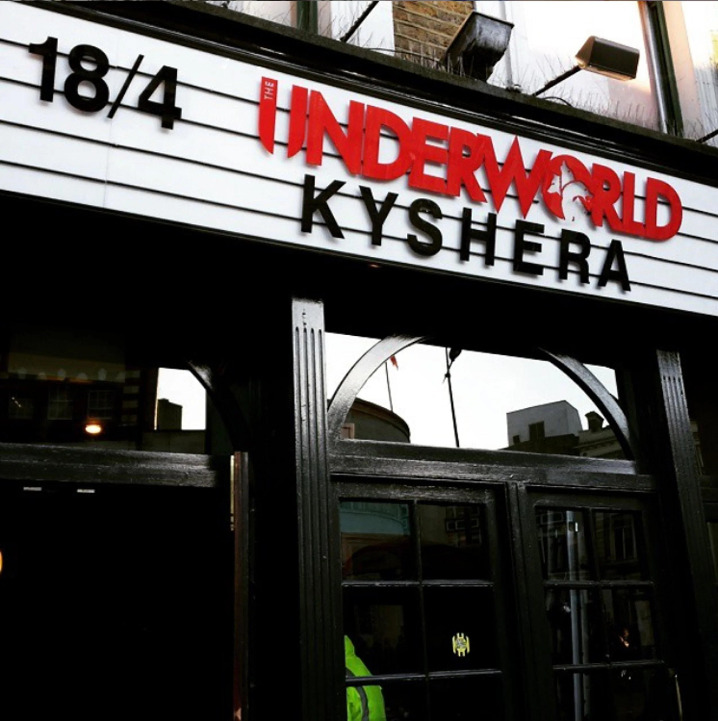 Kyshera live at the London Underworld, live concert sign 