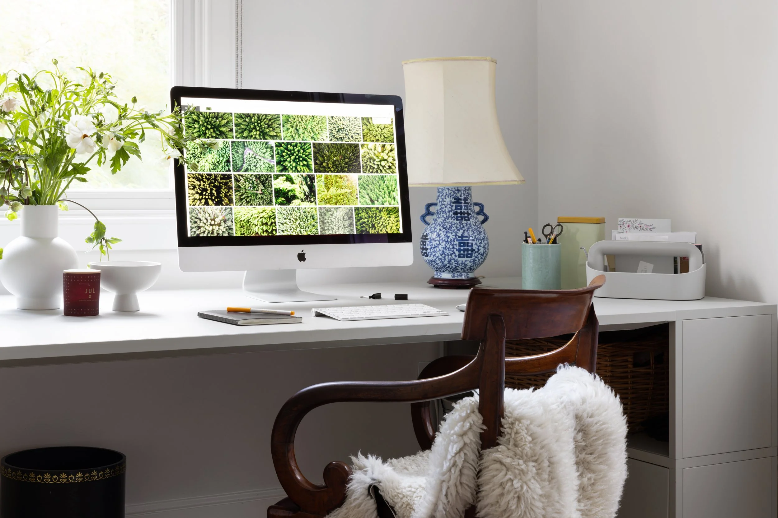 Home office design, interior design, decoration, antiques, classic contemporary, well-being, light, ergonomic