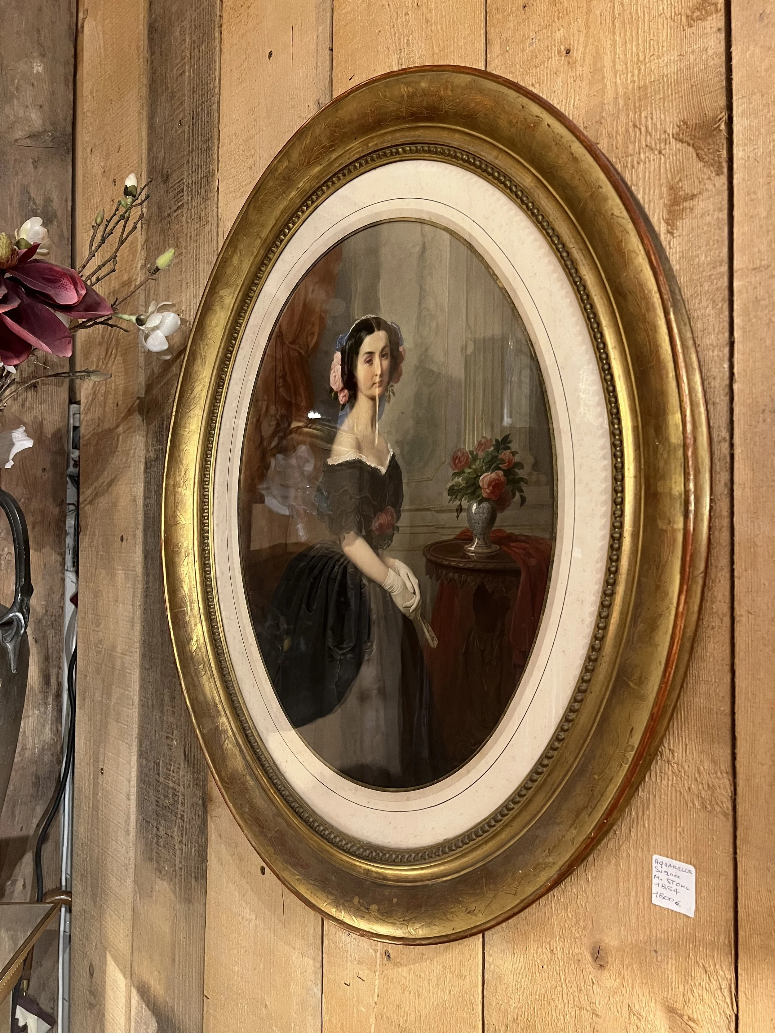 antique gallery in isle sur la sorgue