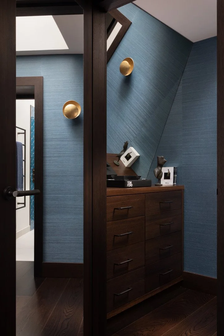 Bespoke, dressing room design, tailor made, high end, luxury design, decoration, furniture sourcing, Interior design, interior decoration, architecte d'intérieur, decoratrice, Provence, London, lighting, calm, details, vanity design, bathroom