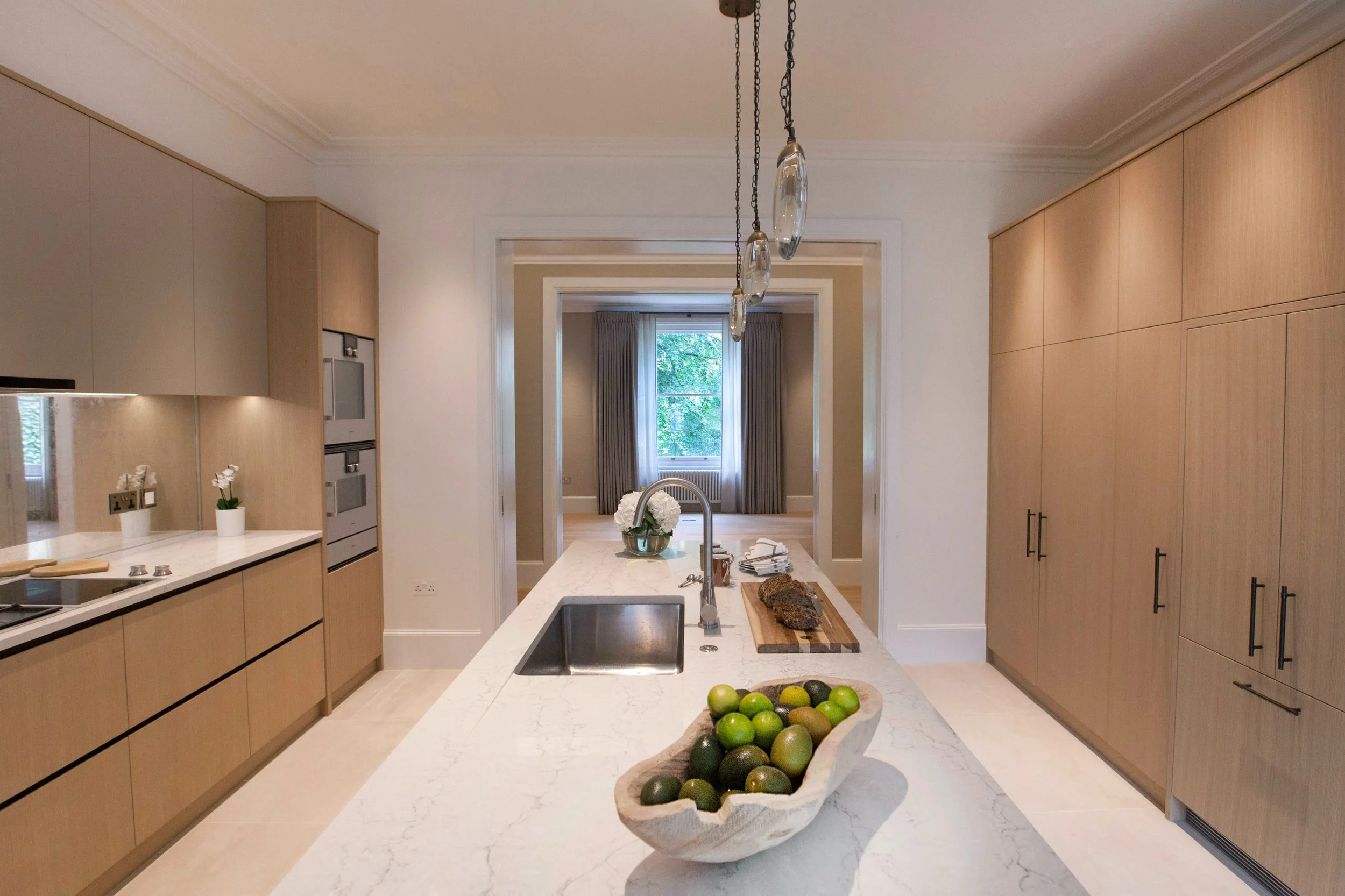 High end, kitchen, luxury design, decoration, furniture sourcing, Interior design, interior decoration, architecte d'intérieur, decoratrice, Provence, London, timeless, elegant interior, classic contemporary, natural, neutral, handmade, bespoke