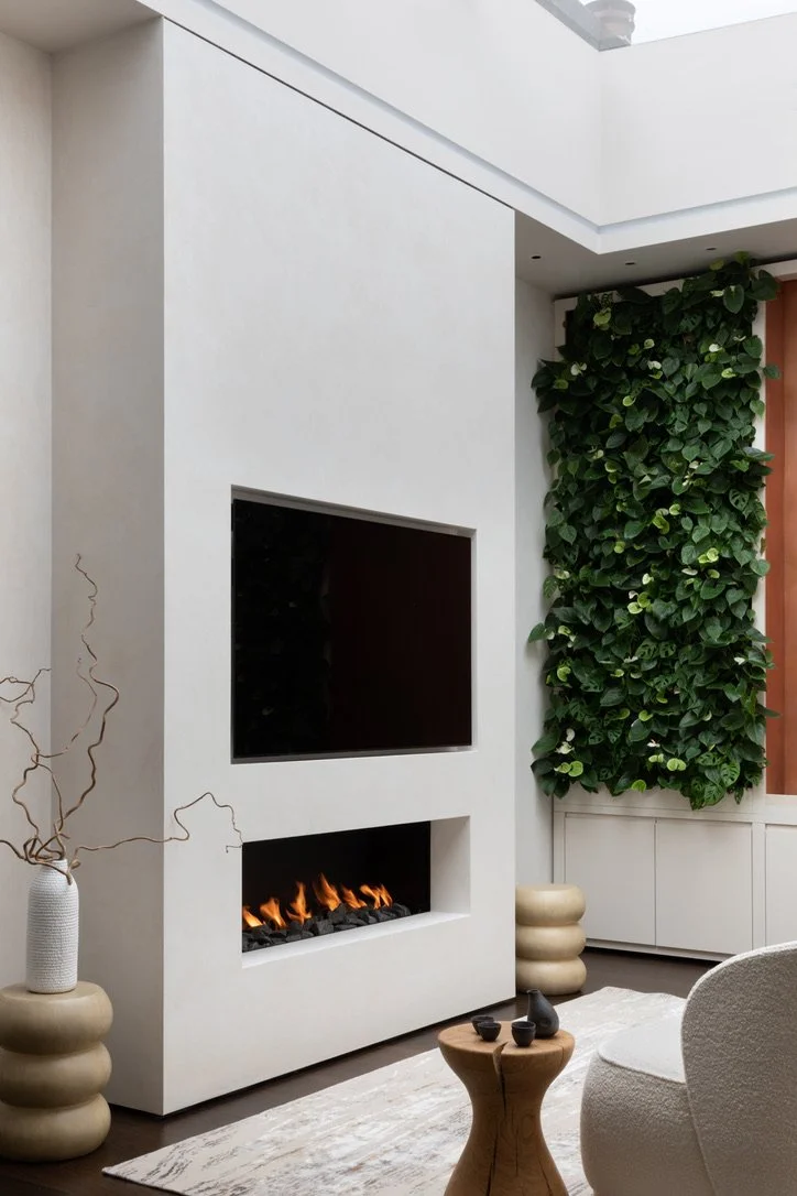 Yoga room, spa design, zen, Feng shui, styling, high end, luxury design, decoration, furniture sourcing, Interior design, interior decoration, architecte d'intérieur, decoratrice, Provence, London, wabi sabi, natural, water wall, fireplace