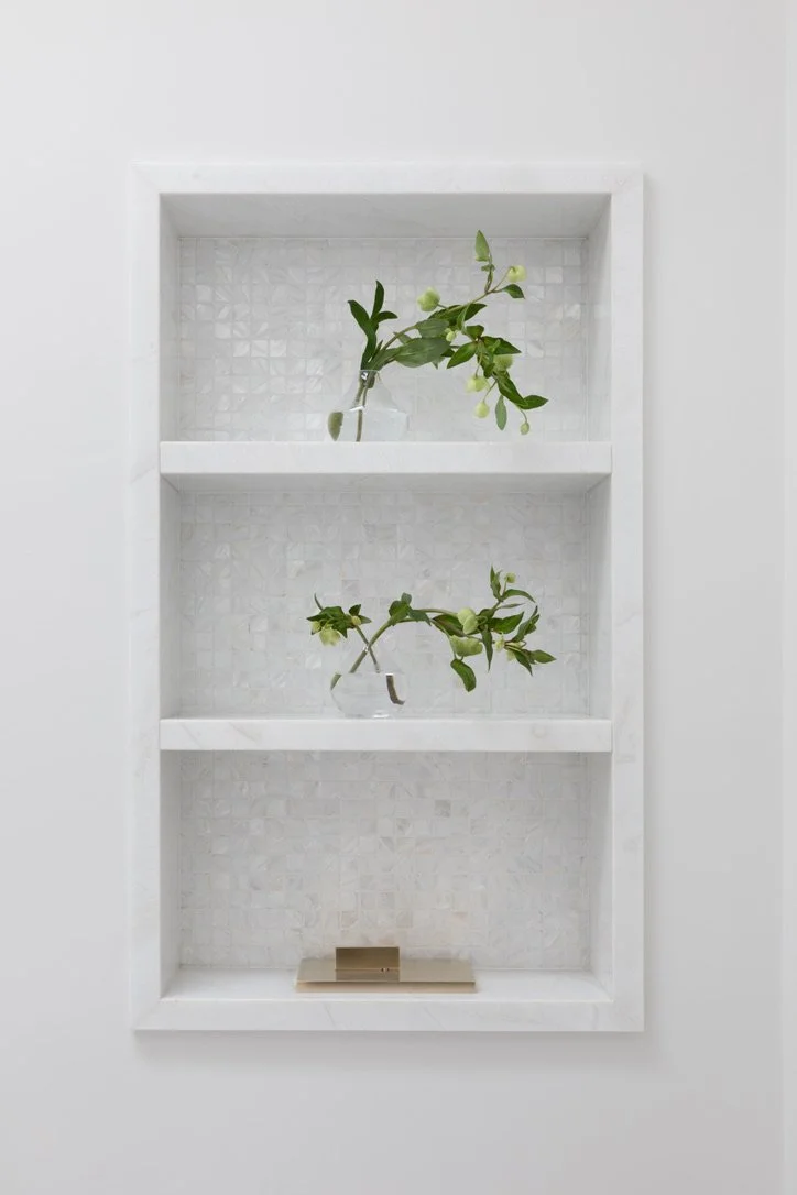 Bespoke, bathroom design, tailor made, high end, luxury design, decoration, furniture sourcing, Interior design, interior decoration, architecte d'intérieur, decoratrice, Provence, London, lighting design, calm, details, vanity design, spa bathroom