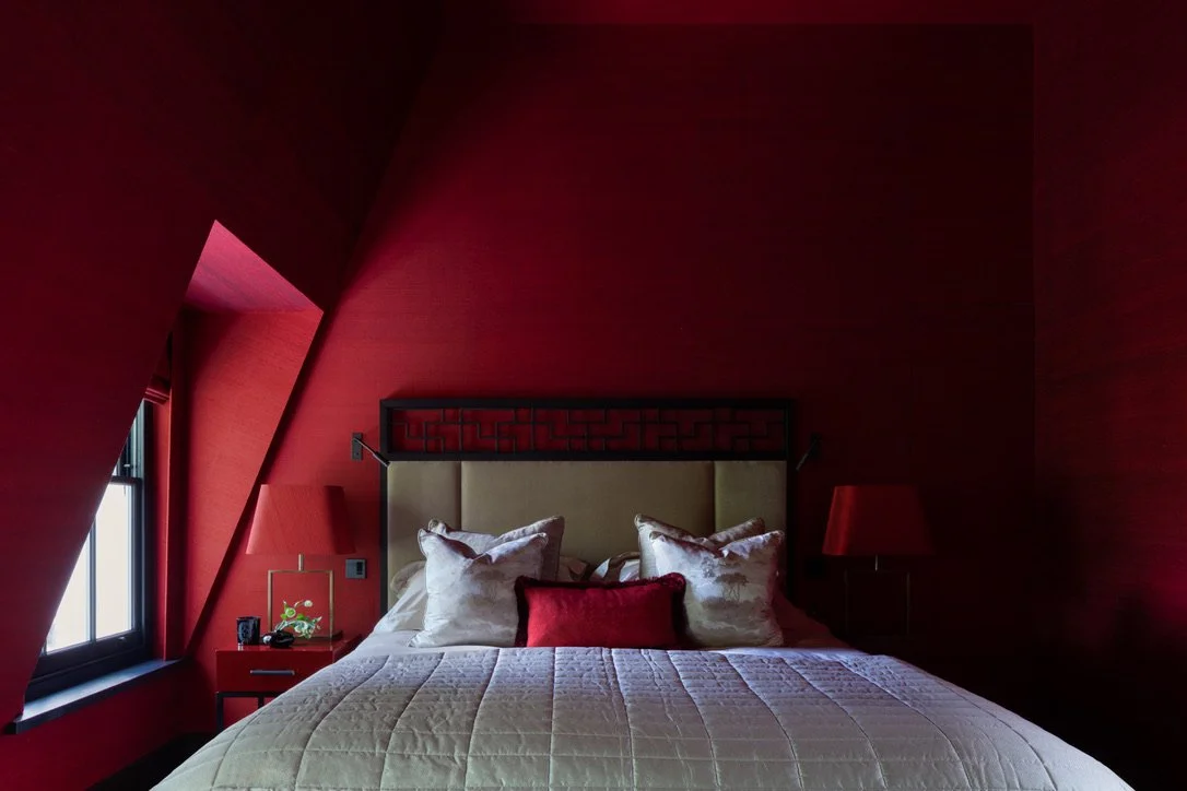 Bespoke, bedroom design, tailor made, high end, luxury design, decoration, furniture sourcing, Interior design, interior decoration, architecte d'intérieur, decoratrice, Provence, London, lighting design silk wallpaper, calm, details, dramatic, deep