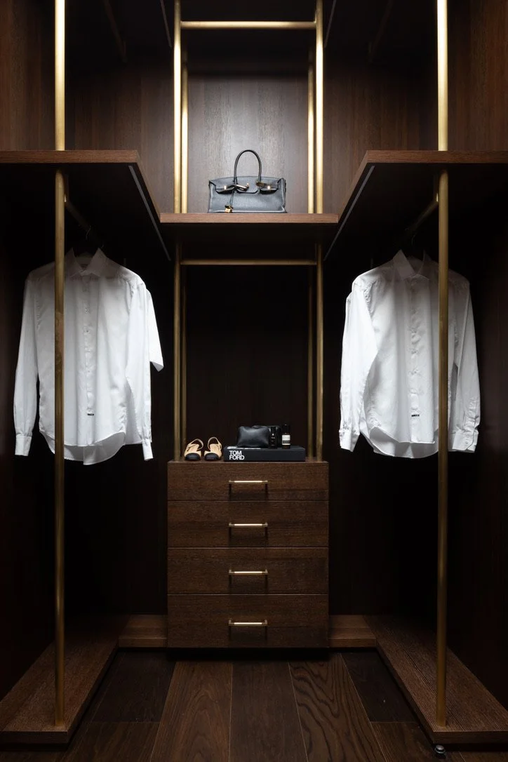 Bespoke, dressing room design, dressing, sur measure, tailor made, high end, luxury design, decoration, furniture sourcing, Interior design, interior decoration, architecte d'intérieur, decoratrice, Provence, London