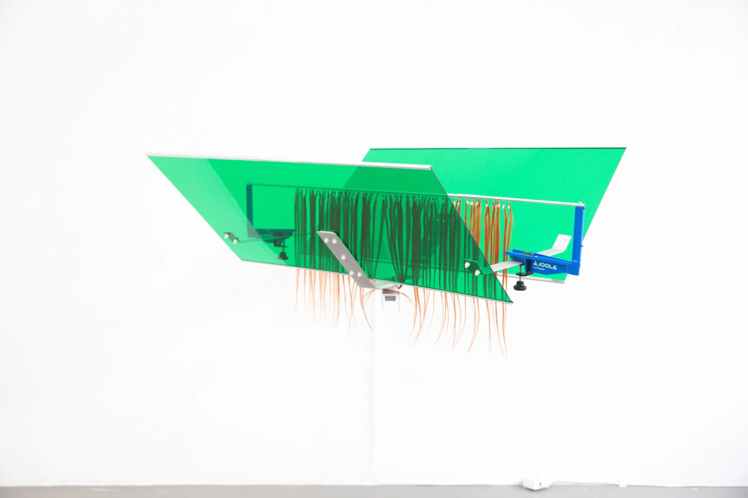 Jule Tabea Martin, Joola, 2022, human hair extensions, motor, plexiglass, metal