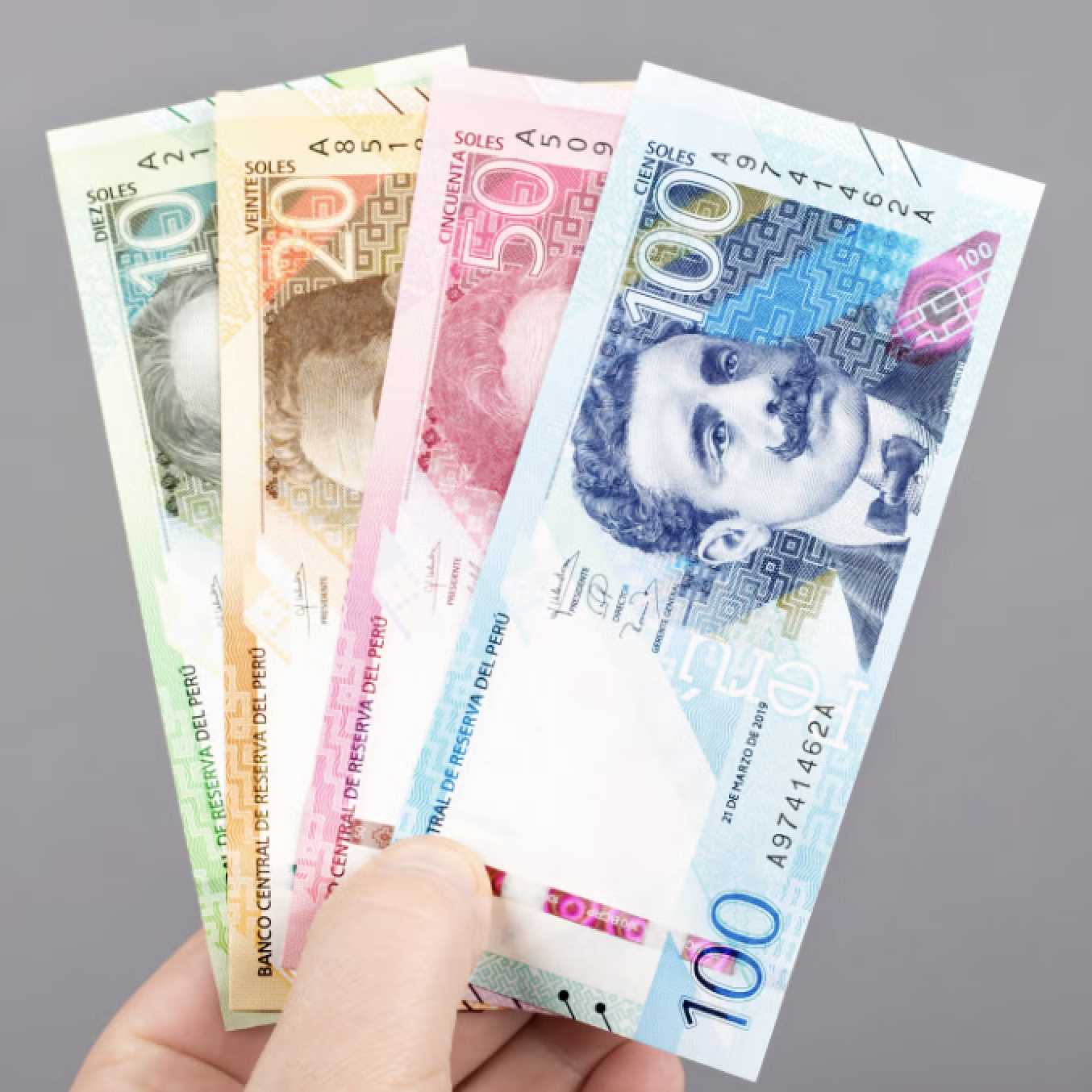  Expanding Financial Education in Latin America  
Chelea Rojas of Lima, Peru, talks about how her startup FinWise emerged from her own economic barriers to financial and entrepreneurship education and a deep desire to take action and inspire change. 