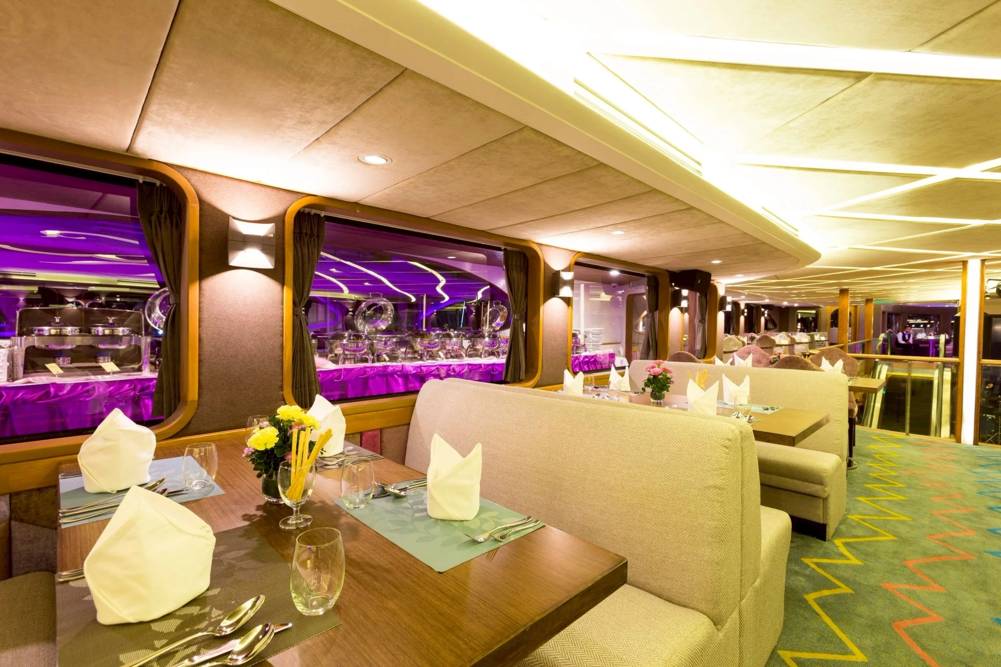 Middle deck - Sofa.jpg