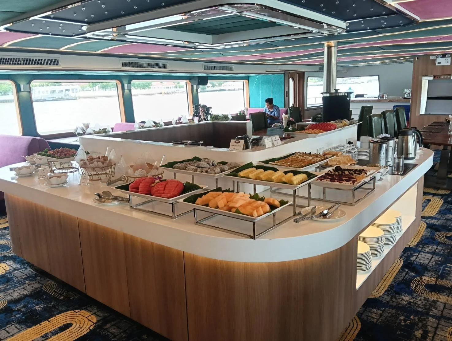 air floor 2 buffet (1).jpg