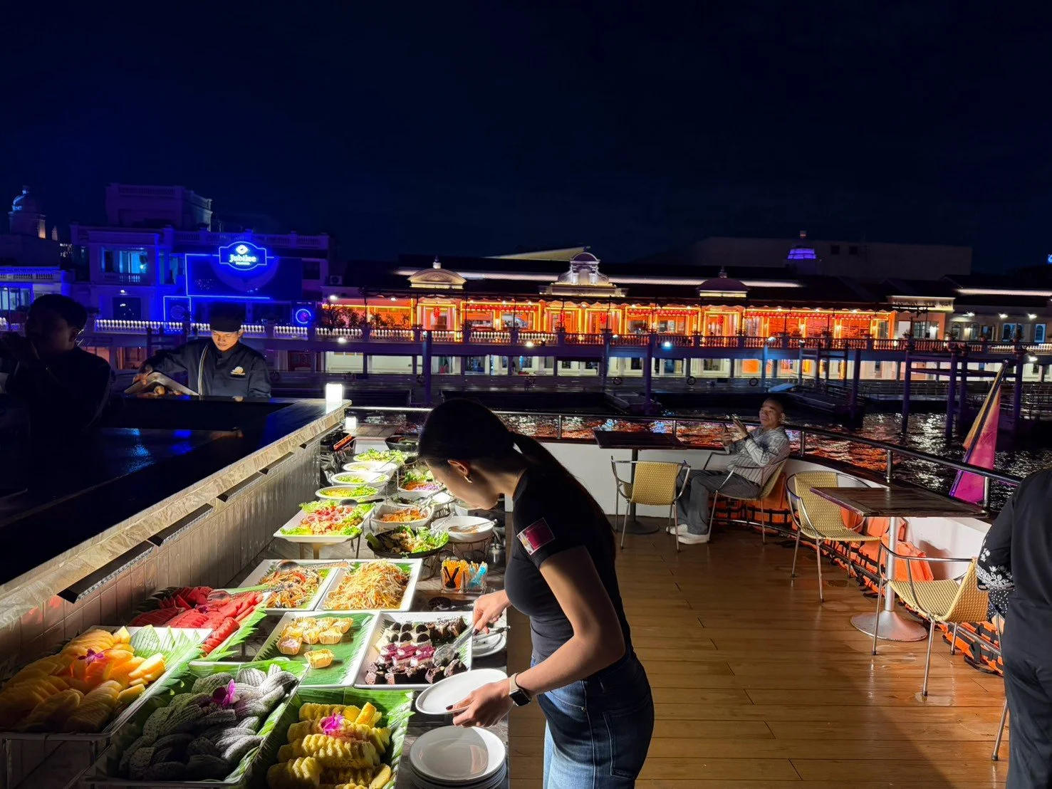 Upper Deck buffet (2).jpg