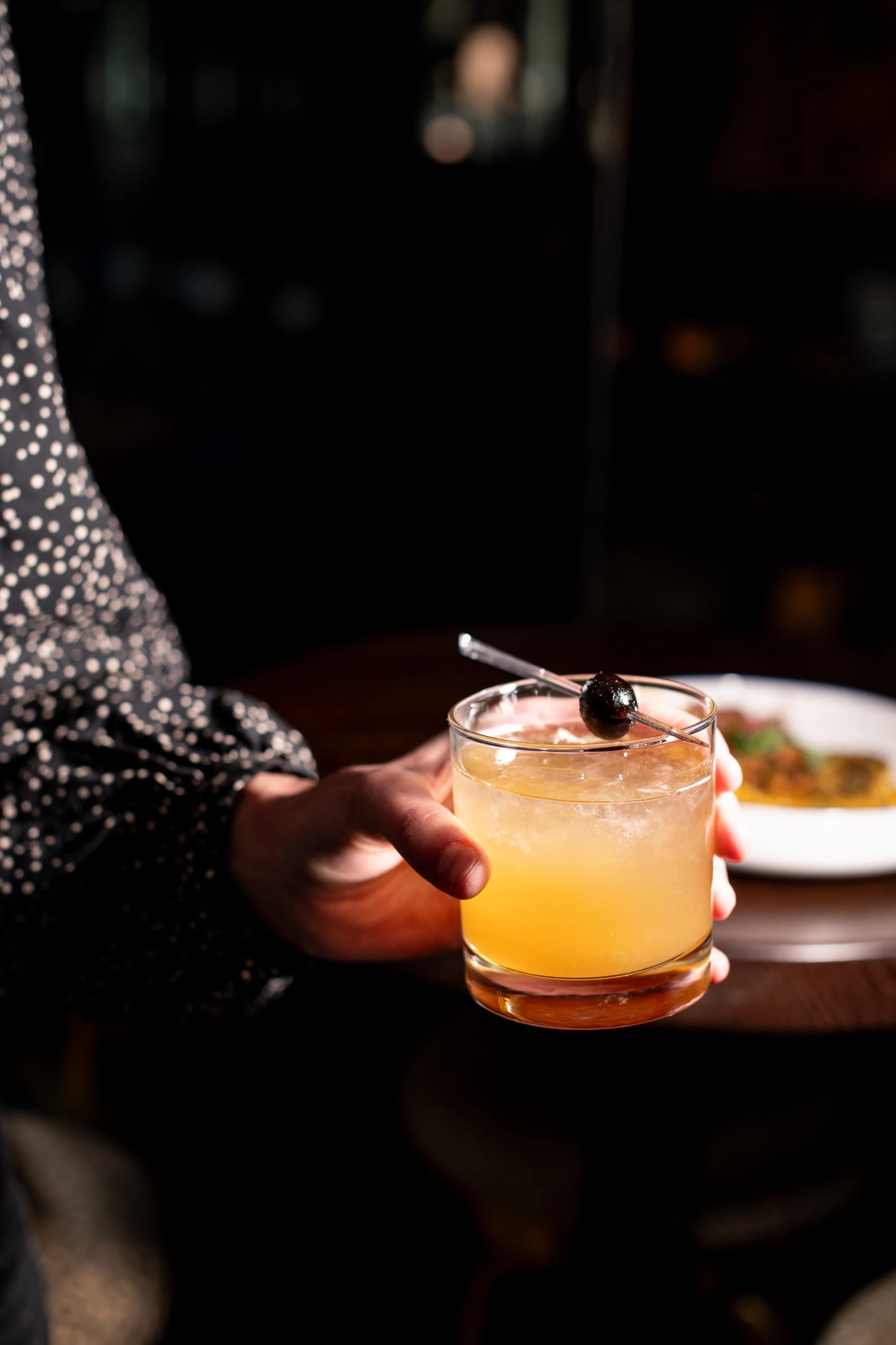 A whisey sour cocktail