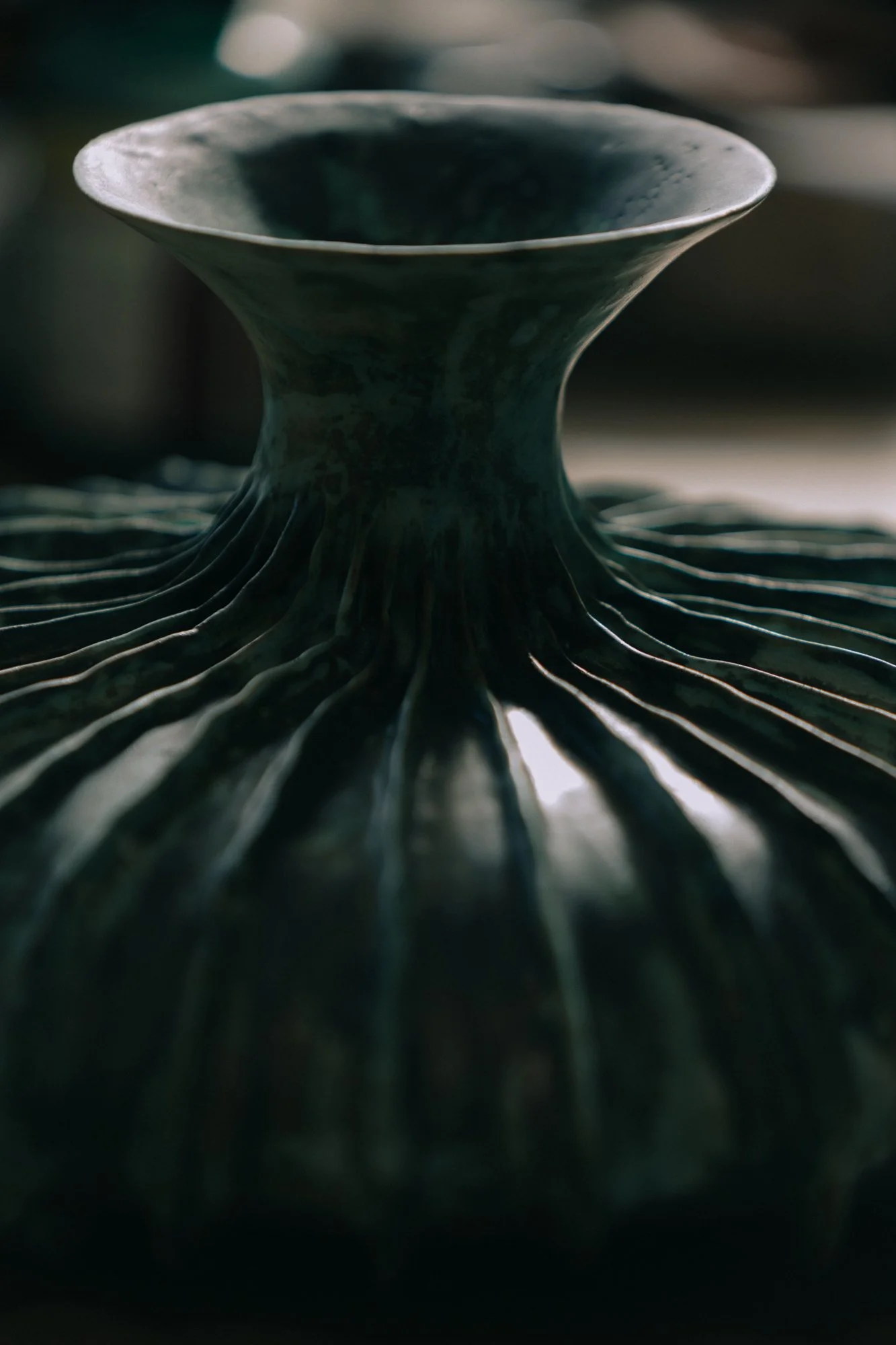 vase-abyss2-stoneware-detail.jpg