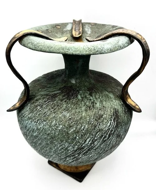 vase-hydria-three-handles-stoneware-detail-full2.jpeg