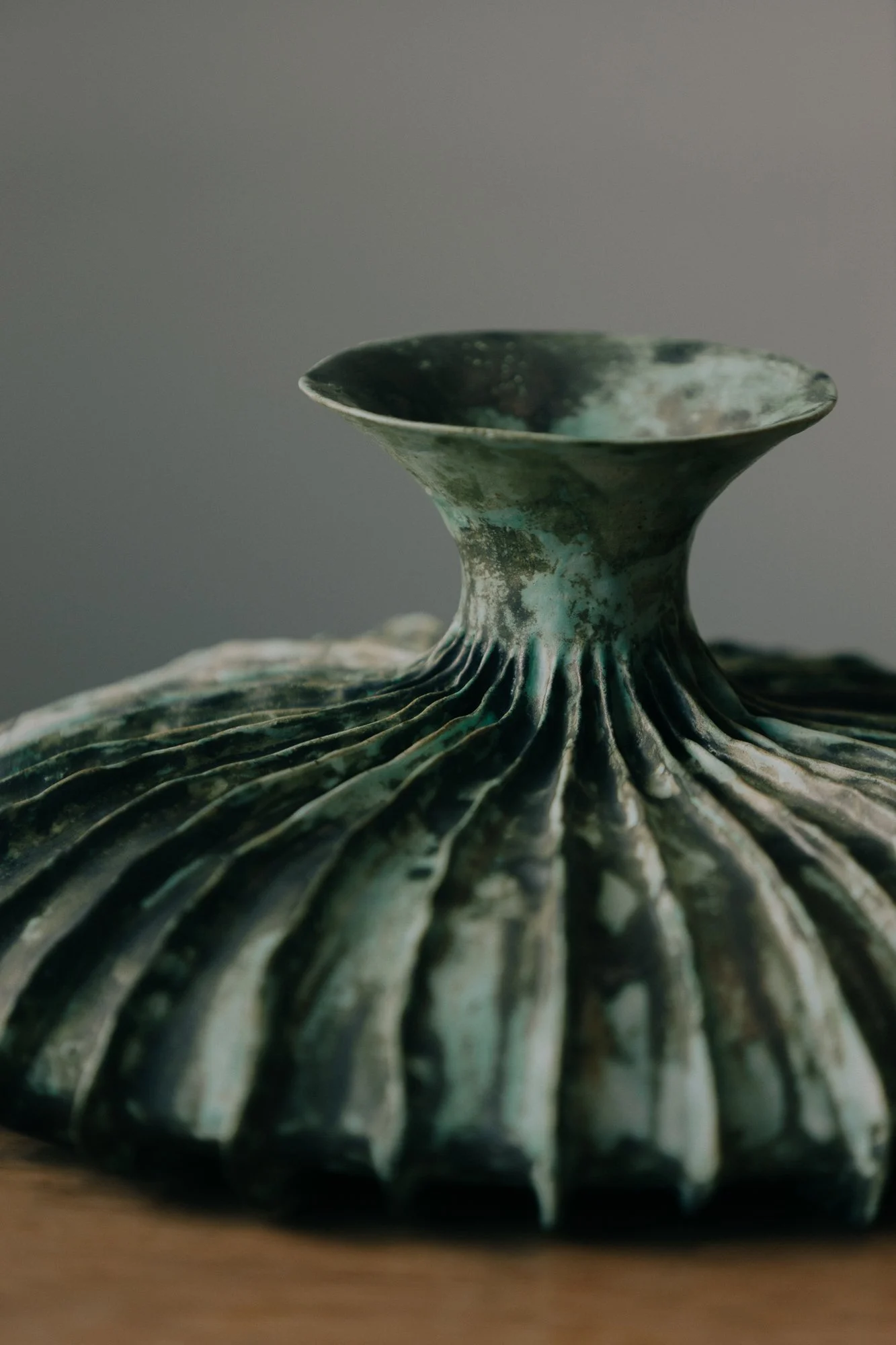 vase-abyss2-stoneware-full-cut4.jpg