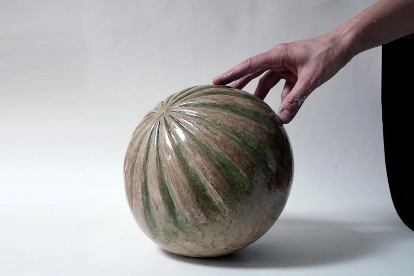 ceramic-sculpture-sphere-nickel-grooves-stoneware-hand.JPG