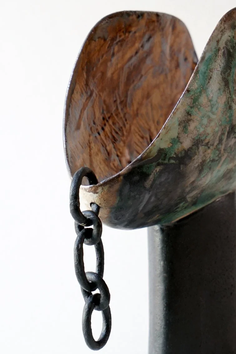 vase-small-open-chain-copper-stoneware-detail.JPG