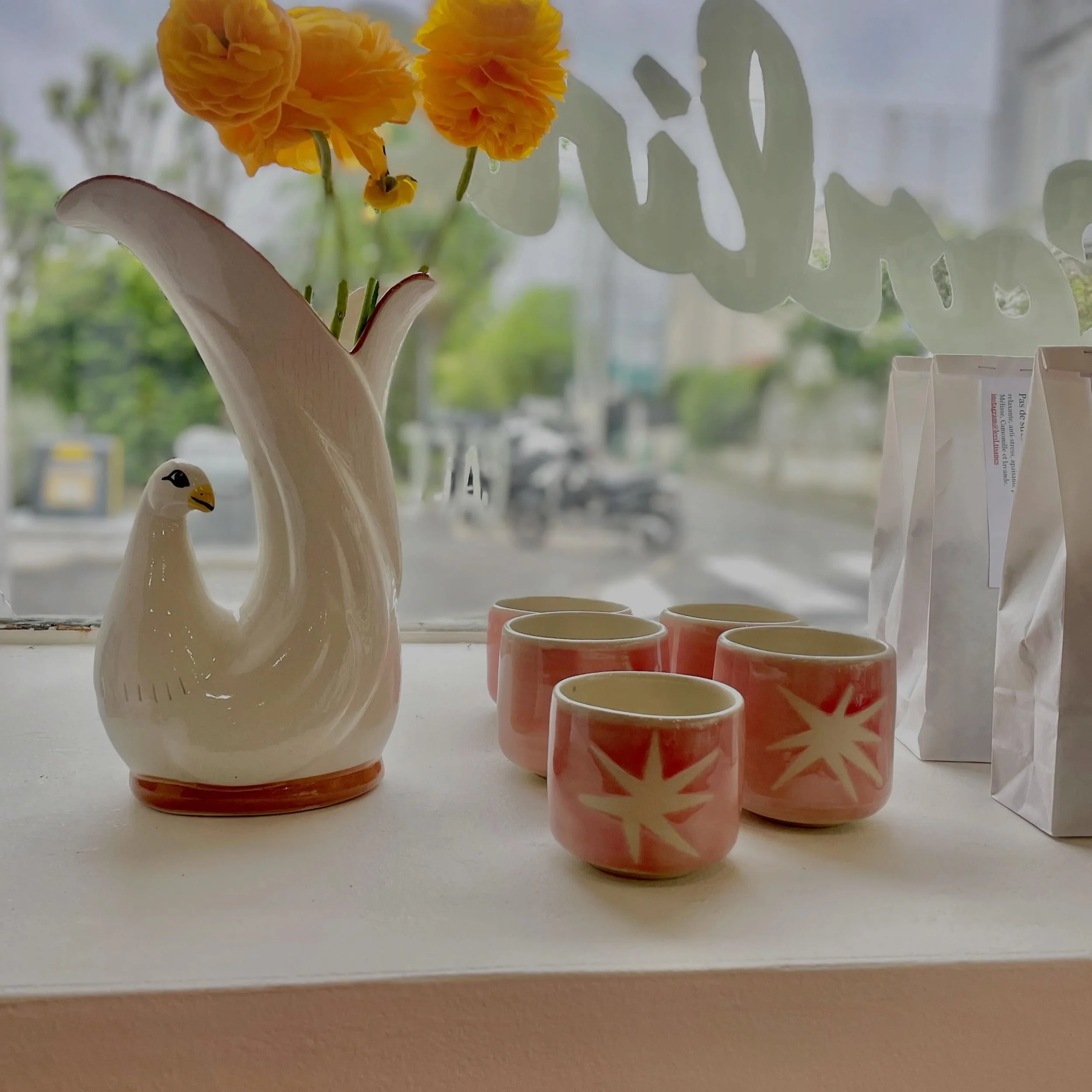 Orignal set of pink cups made for @epiceriecarline to match the lollipop stand. 🍭

Check them there!
