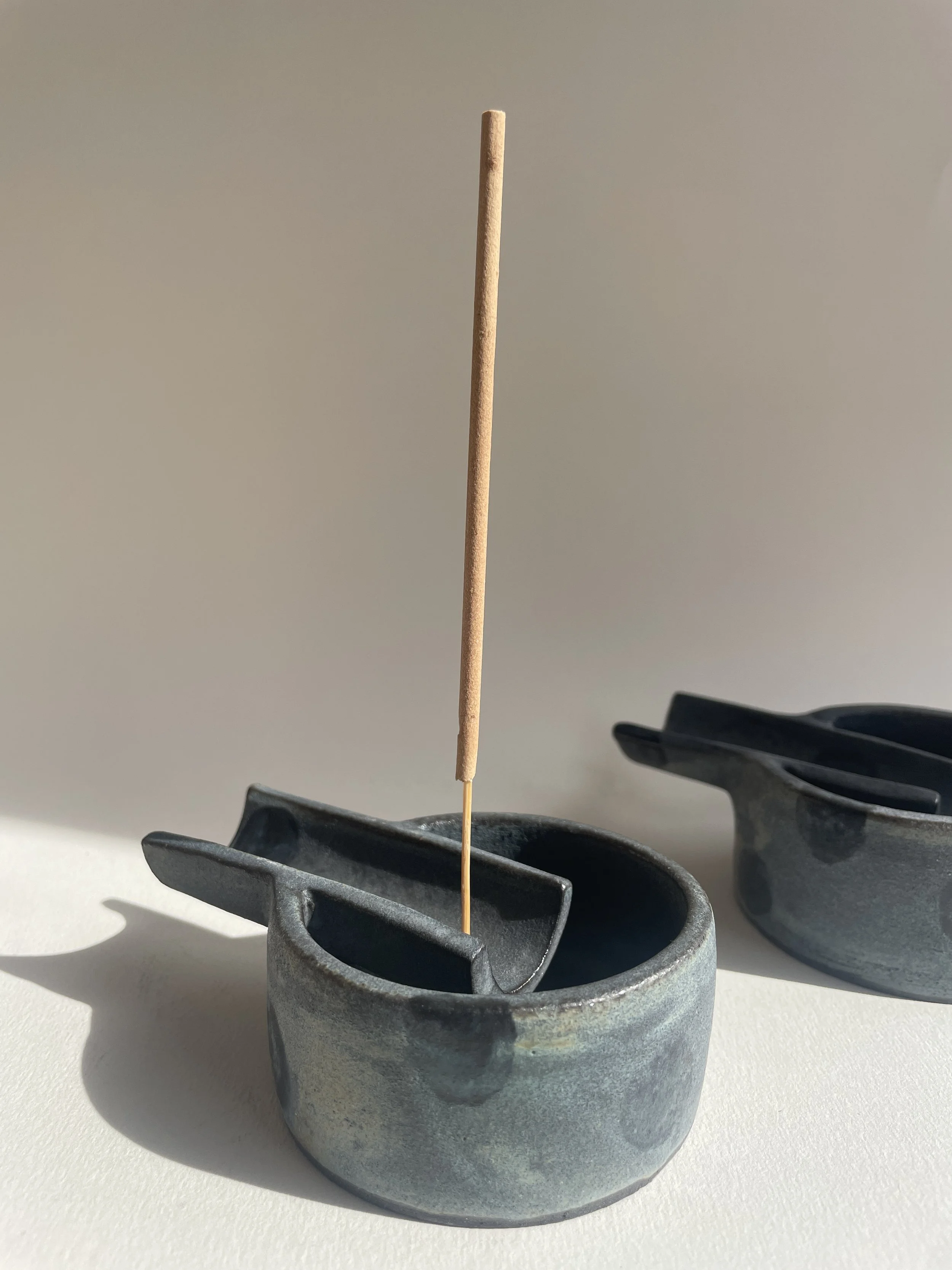 Incense holder - Black dots