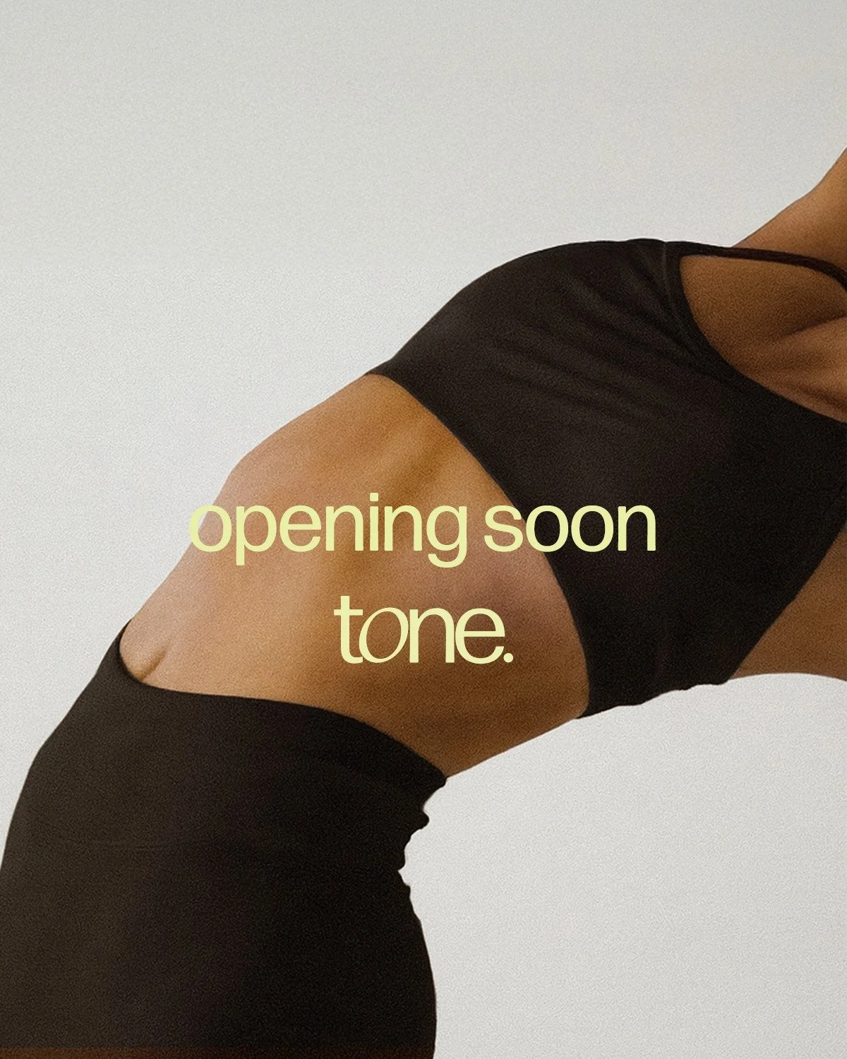 S radost&iacute; v&aacute;m představujeme tone. pilates studio, kter&eacute; otevře v dubnu 2026.

tone. vznik&aacute; jako m&iacute;sto, kde se potk&aacute;v&aacute; pohyb, klid a dobře navržen&yacute; prostor. Studio, kam nepůjde&scaron; &bdquo;odc