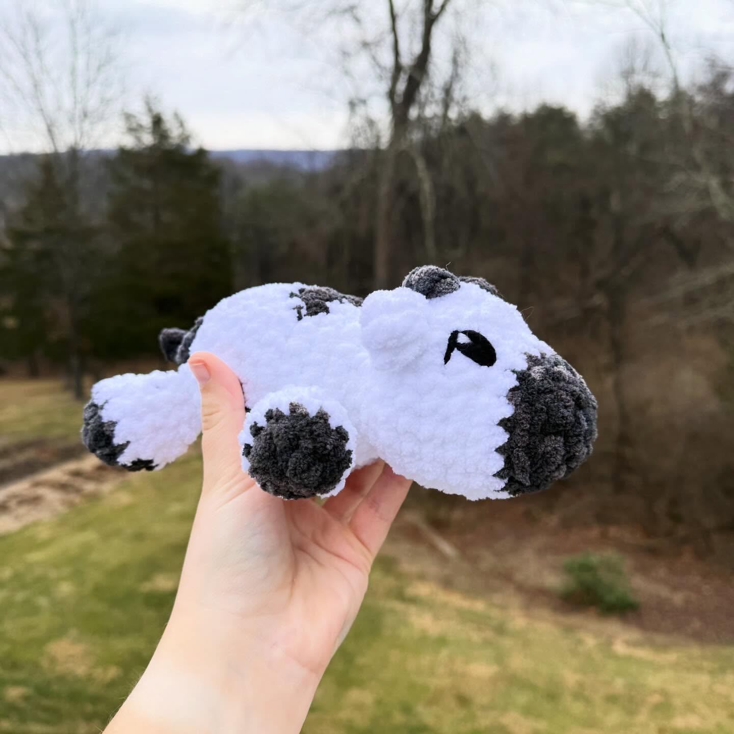 Sploot cows! 🐮 

I did two versions of these- regular highland cow and a baby safe black and white cow! What do you think?!