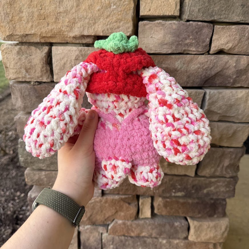 straw bunny back.jpg