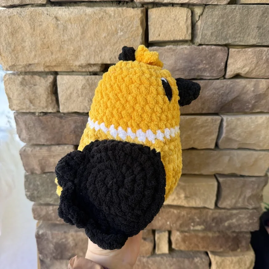 j goldfinch side.jpg