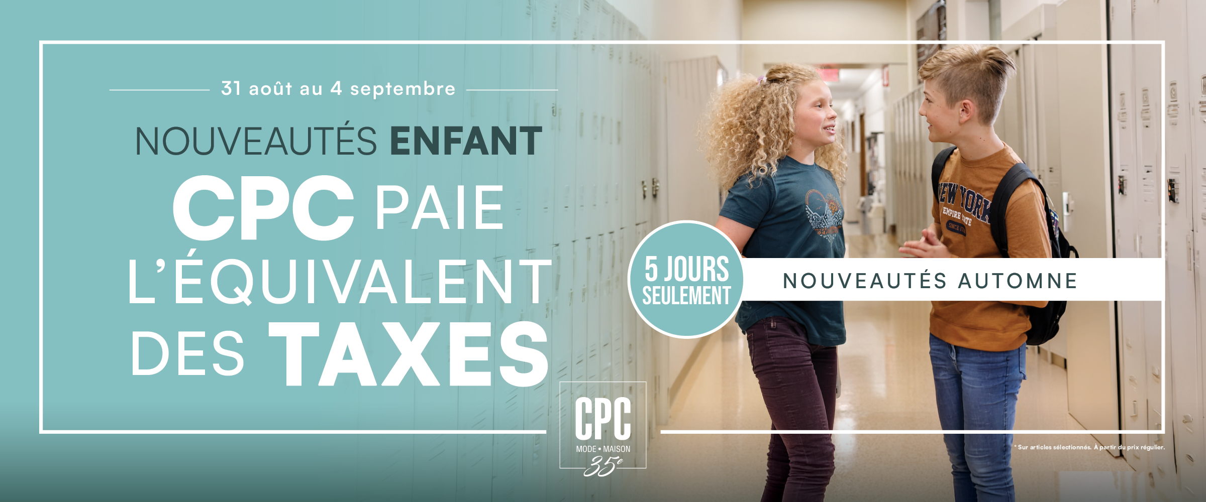 Deux enfants discutent dans un couloir de lycée avec casiers en arrière-plan, promotion d'une formation en ligne sur les nouveautés pour enfants