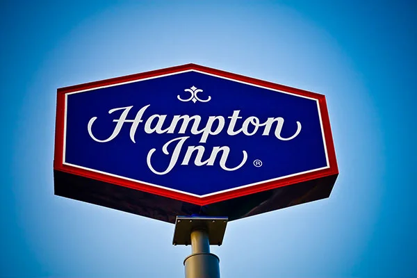 Hampton-Inn-Sign-20100713_0050w.jpg