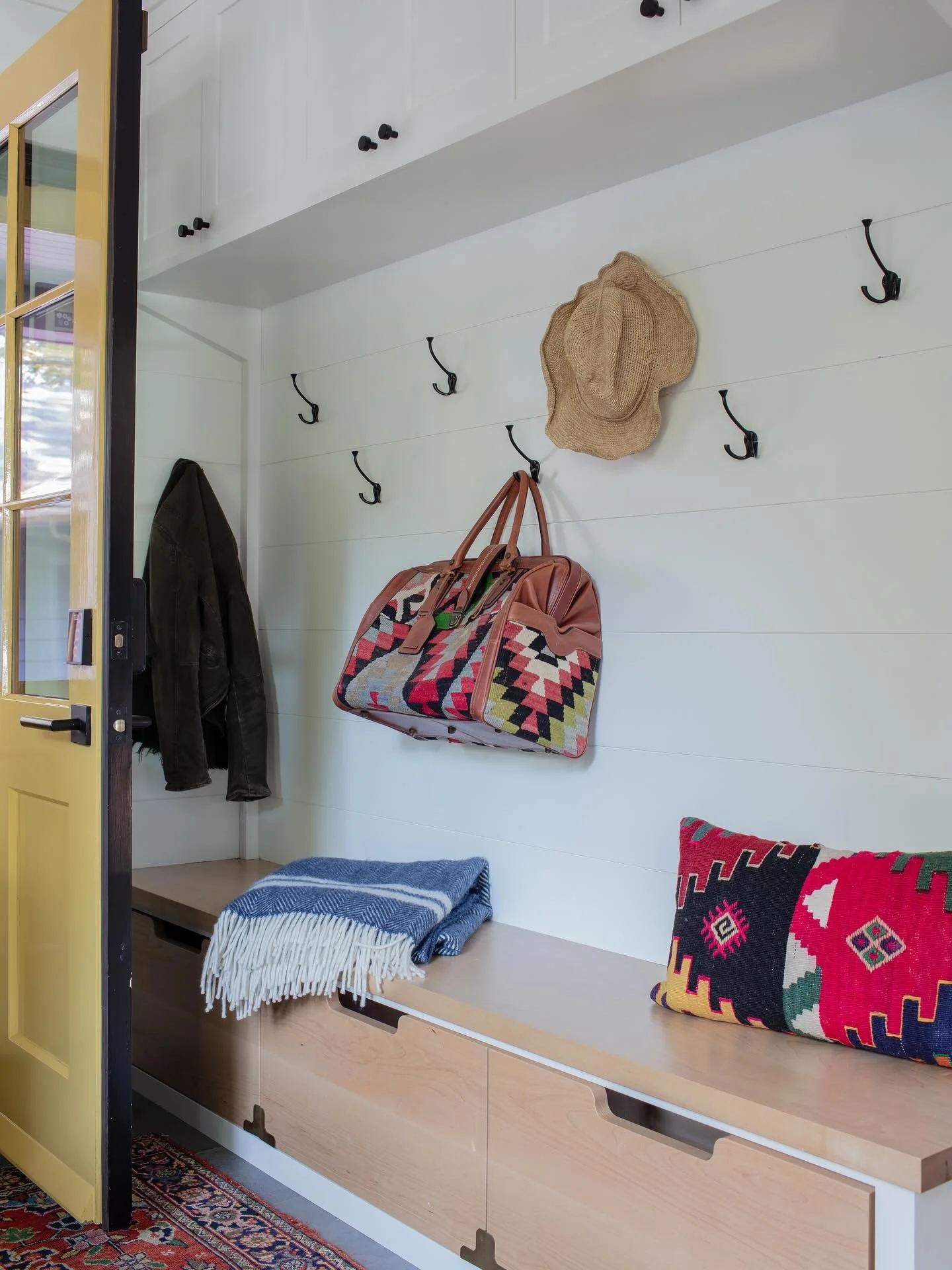 The hardest working space in the house. With ample hooks, drawers, cabinets, and cubbies, everything has a place. No excuses for anything ending up on the floor, unless you live with a teenager. 

Project: #TheCambridgeArtFULLHome
Photographer: @mich