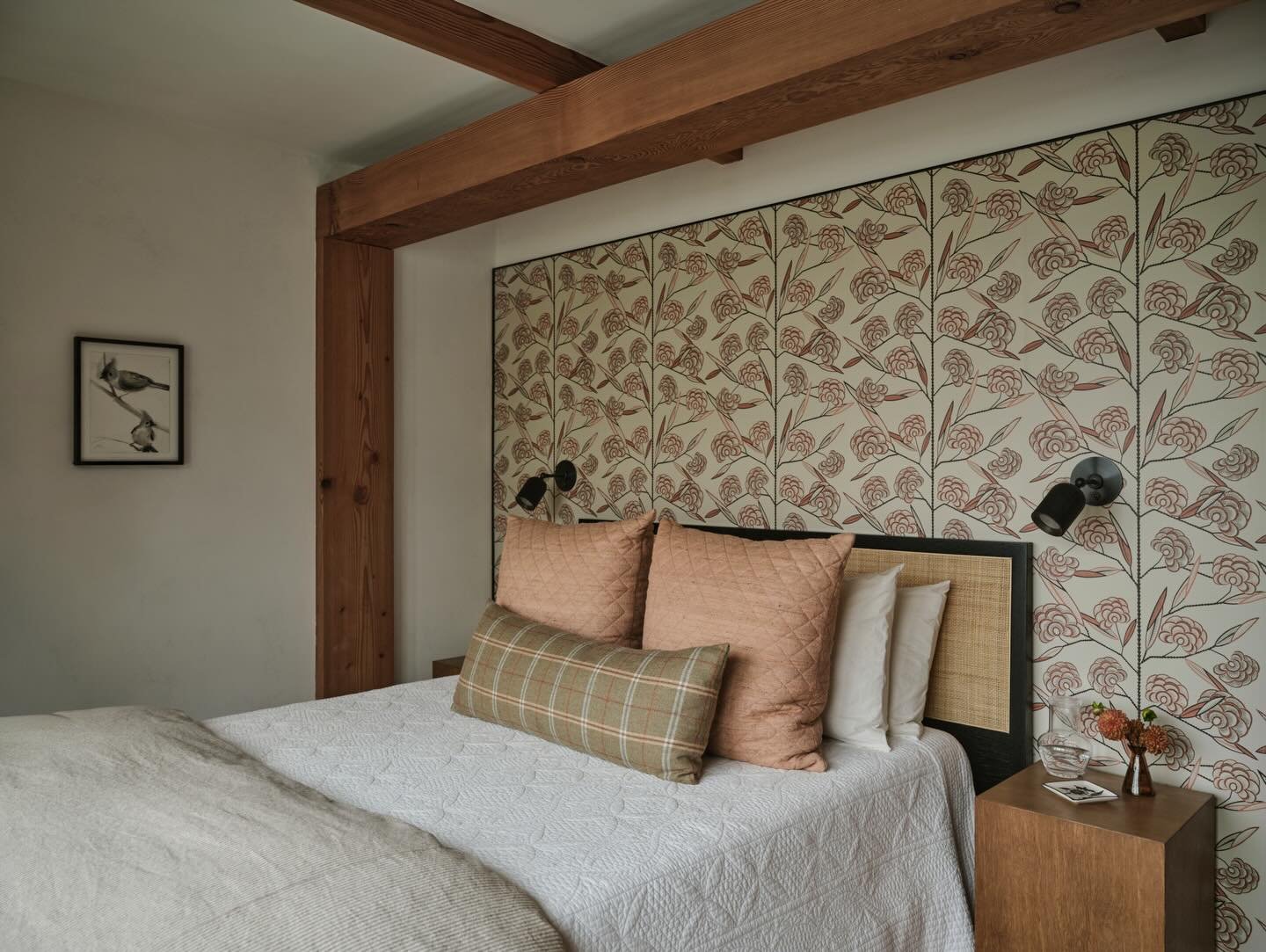 Layering pattern in a bedroom adds depth without heaviness&mdash;creating a space that feels both calm and collected. 

#BedroomInspo #WallpaperDesign #LayeredLiving

Project: #MixedMaterialsGuestBarn
Architect: @crmpartners
Builder: Greenside Compan