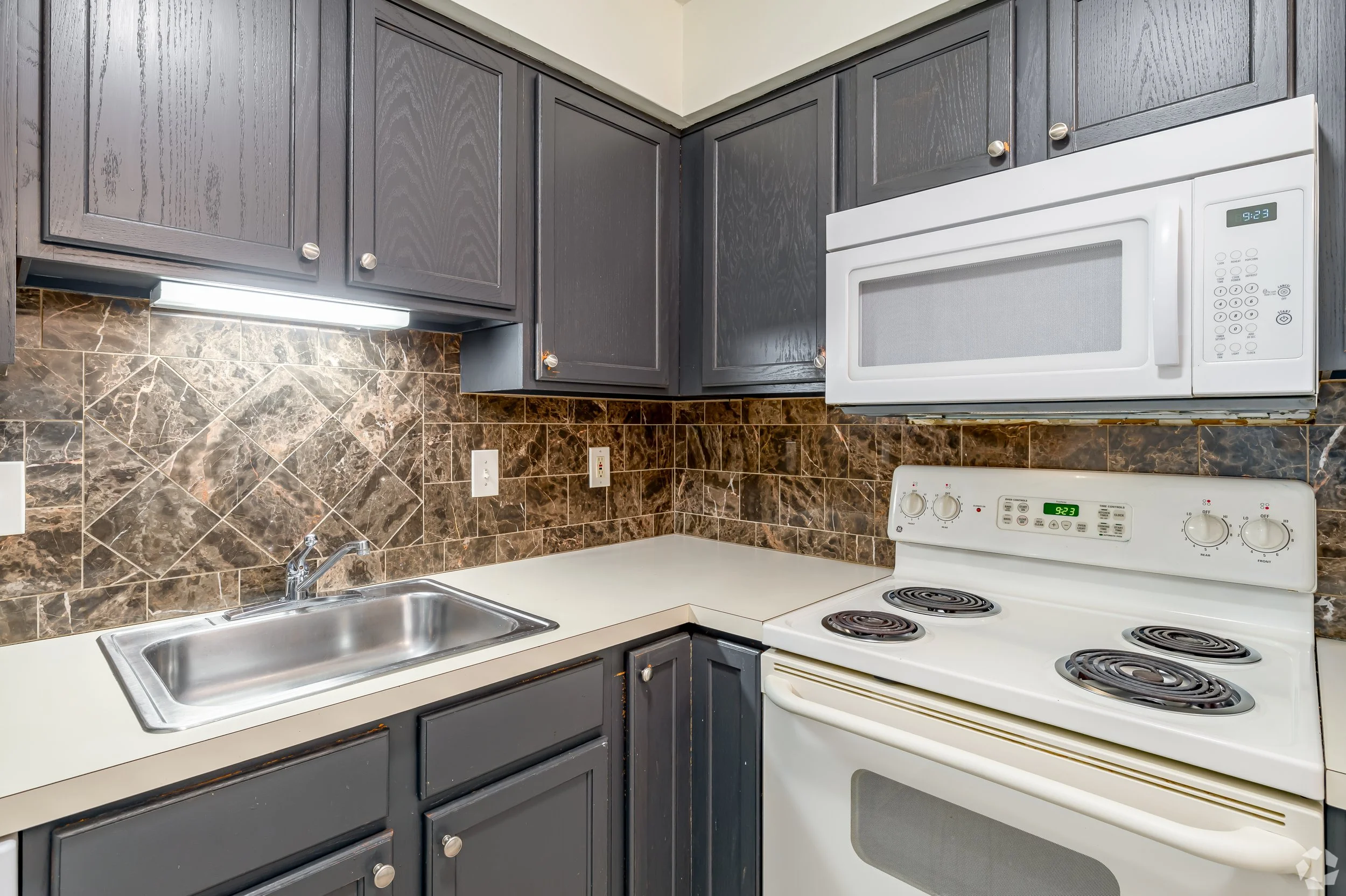 Platinum Kitchen Backsplash 