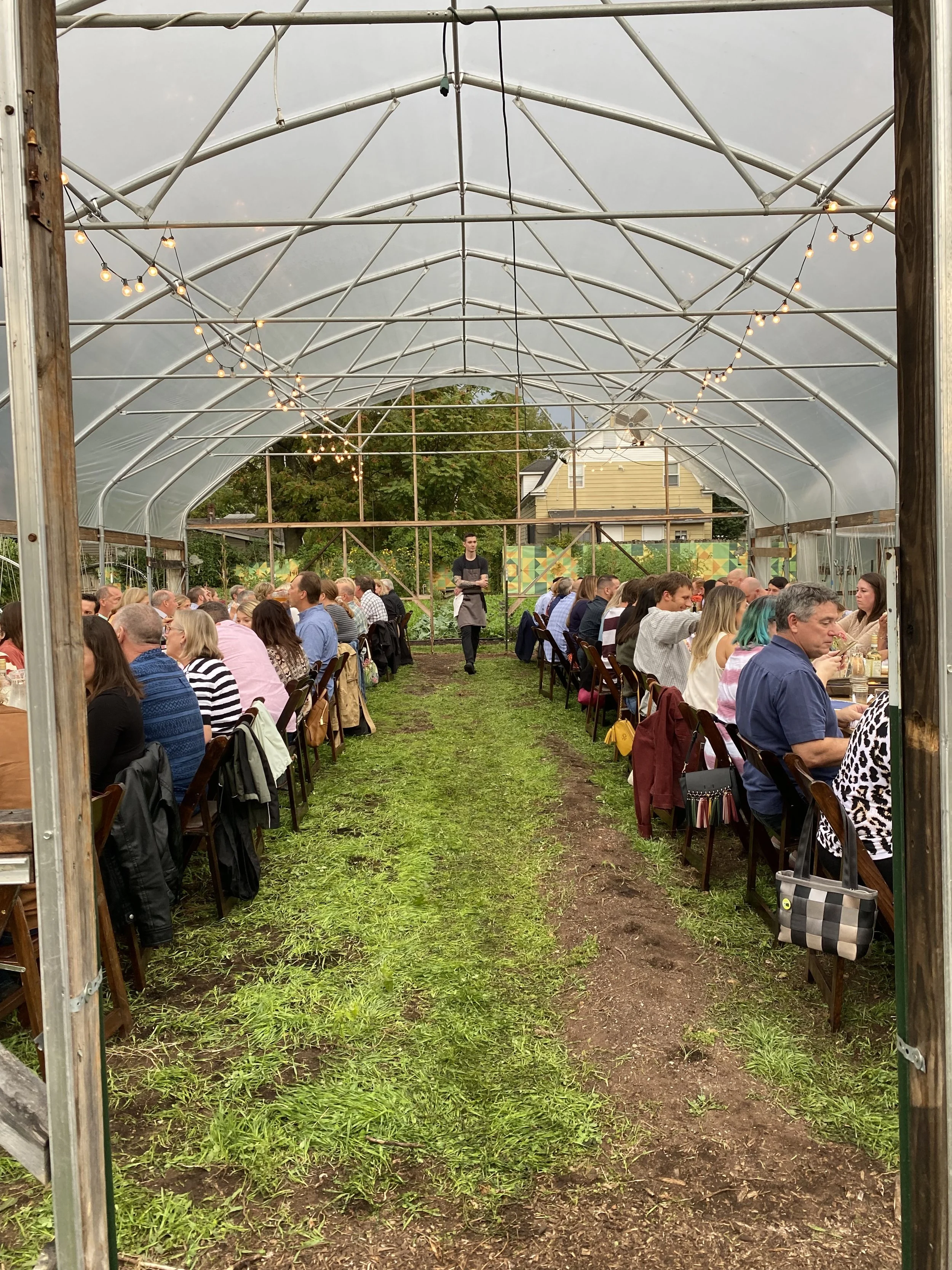 Summer dinners on the farm 