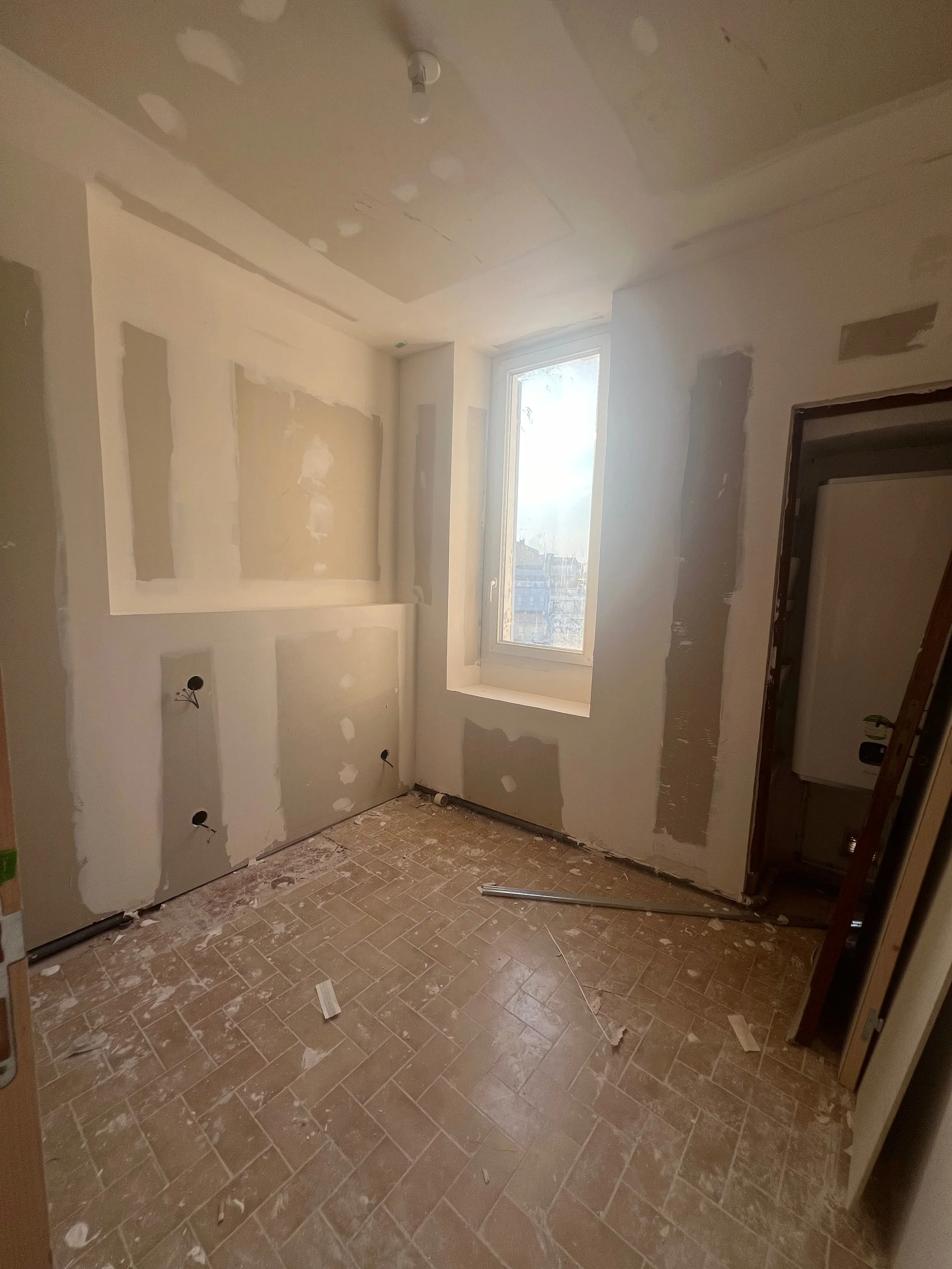 Chantier chambre enfant — phase de rénovation appartement Endoume Marseille, RODES Studio
