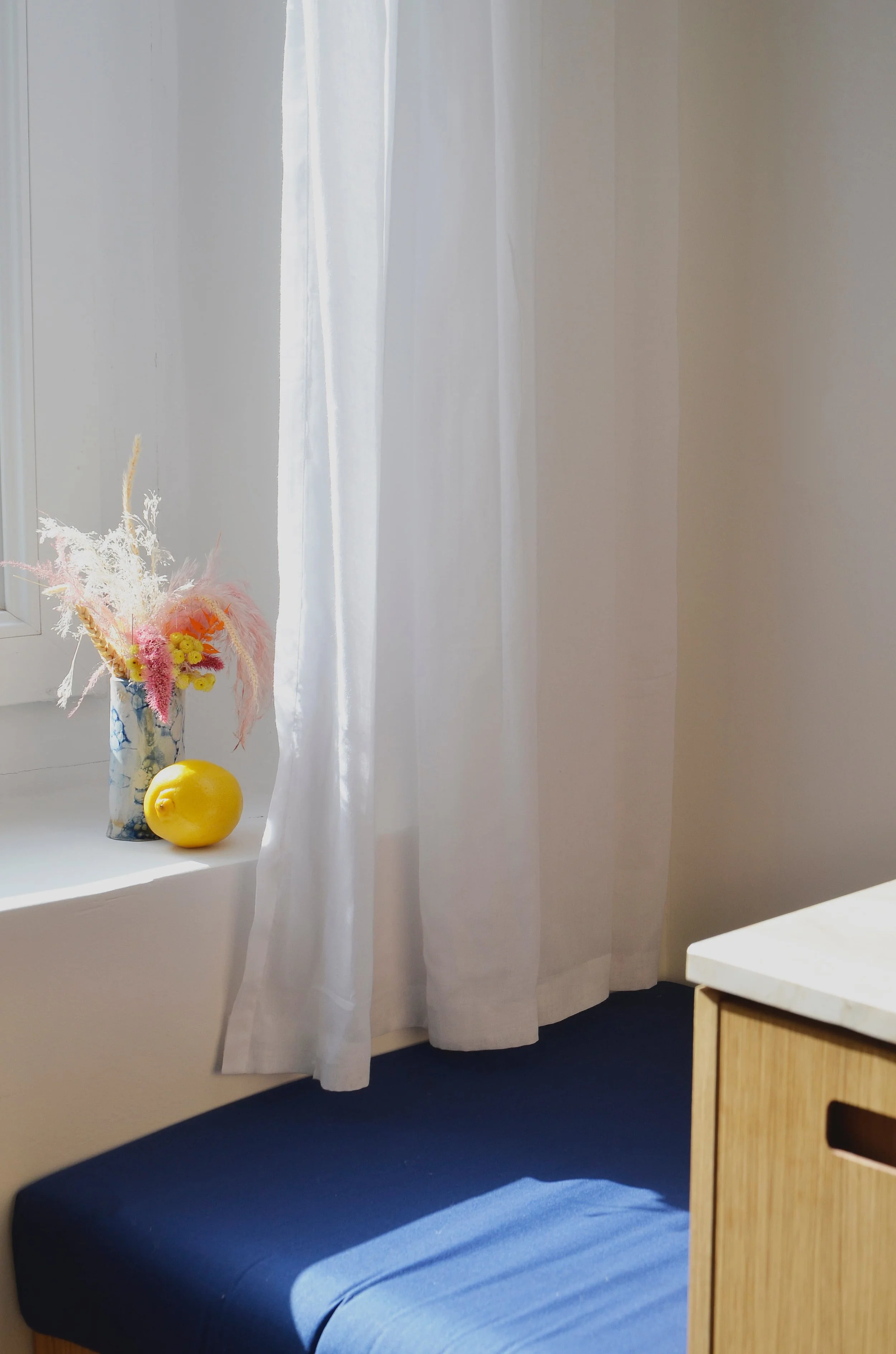 Mise en décoration intérieure — sourcing mobilier et objets, RODES Studio Marseille