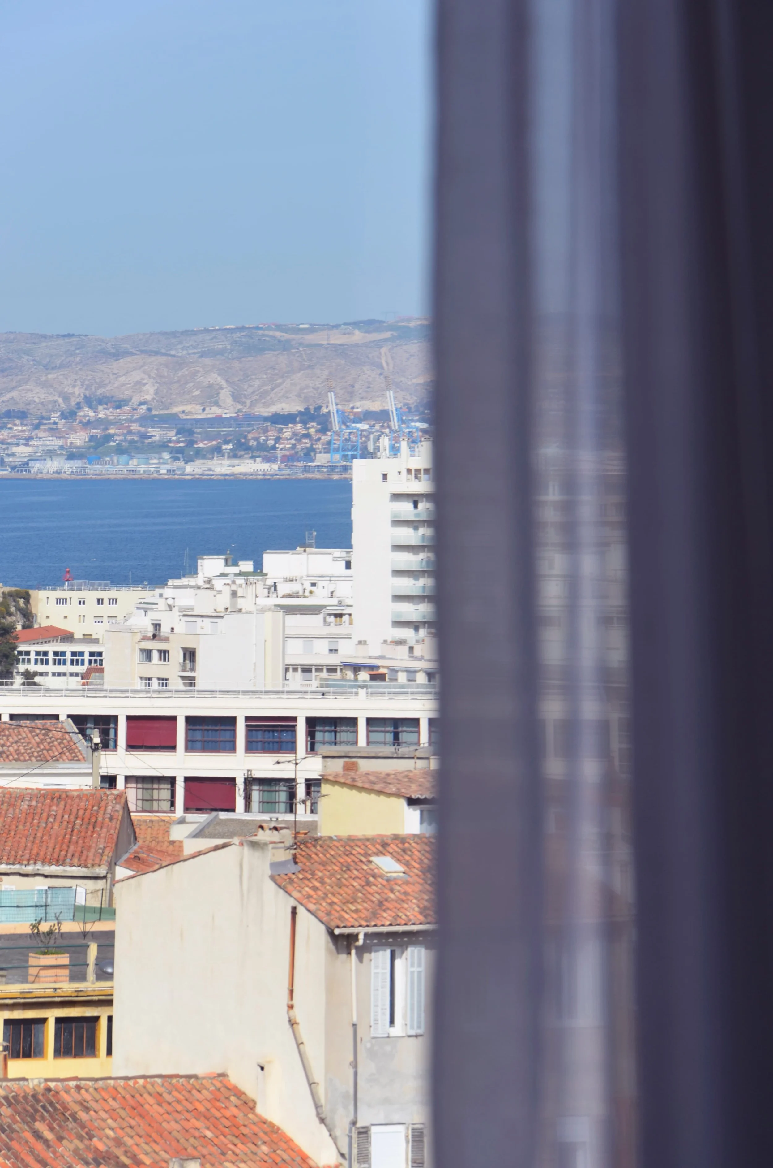 Vue mer depuis appartement rénové — quartier Endoume Marseille, RODES Studio