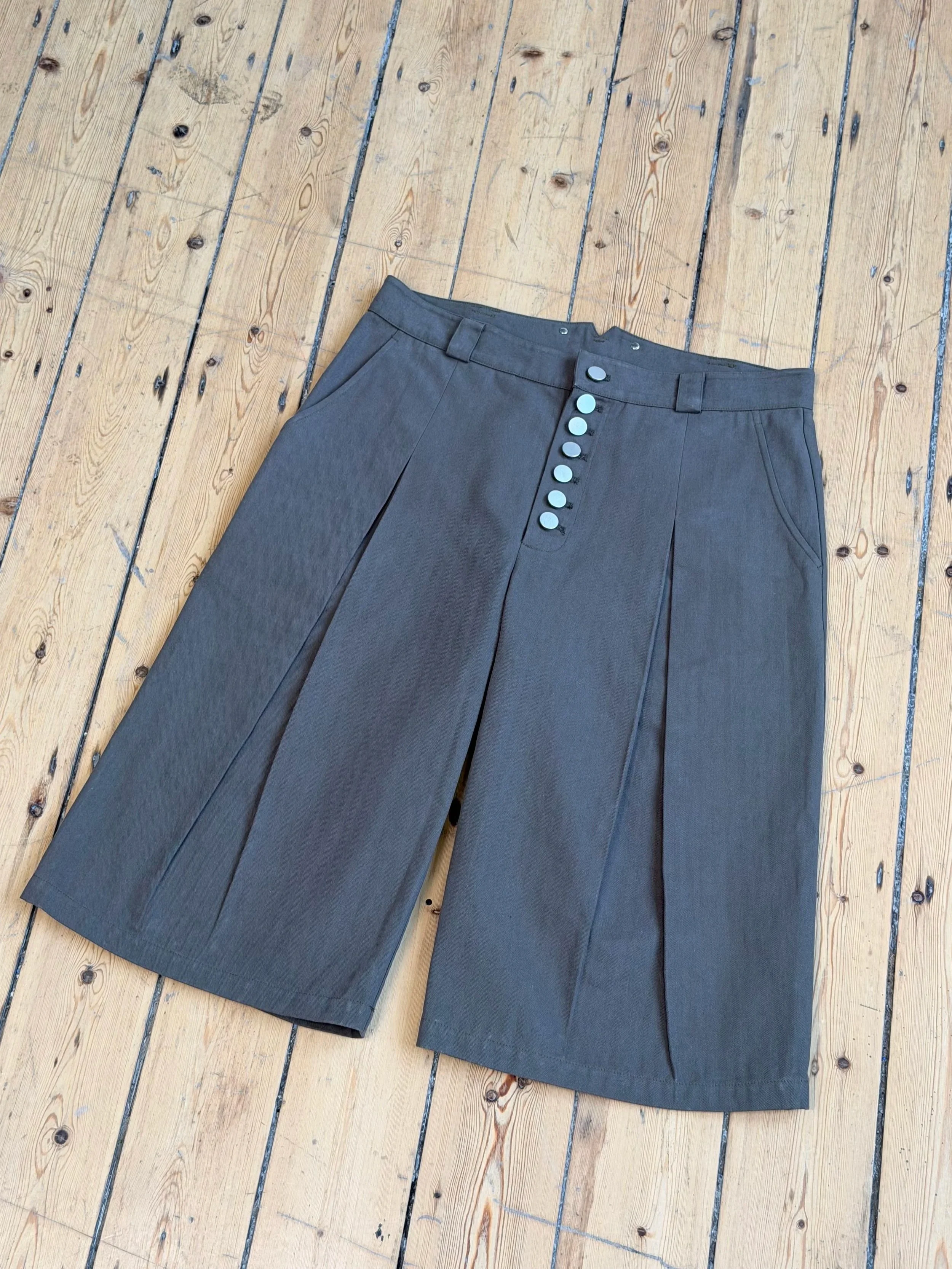 Pleated Field Short