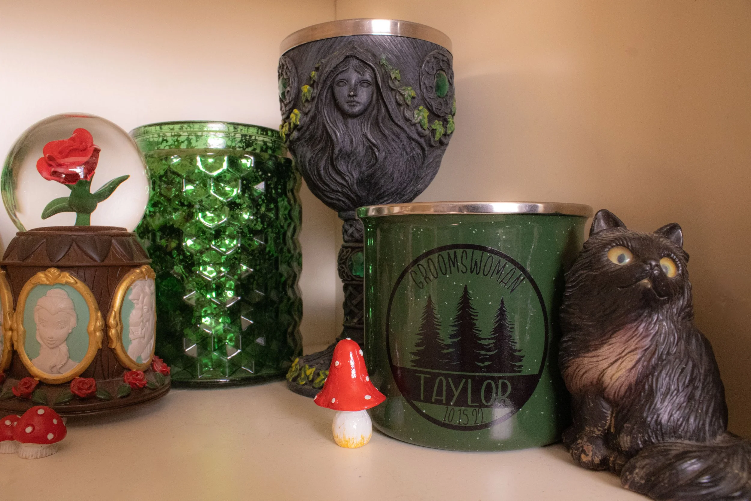 Fond Trinkets (Taylor's Bookshelf)