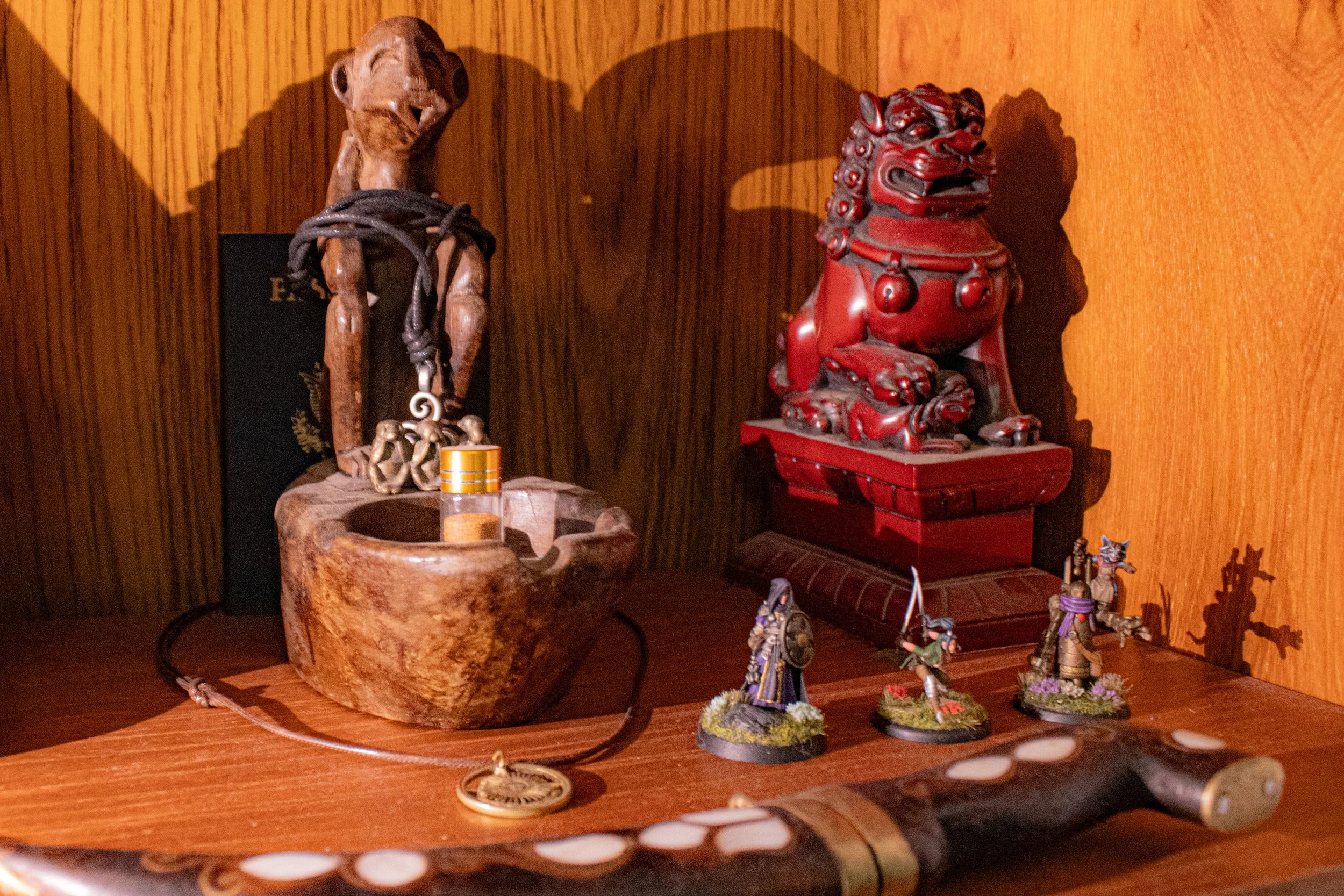 Souvenirs & Miniatures (Keith's Bookshelf) 