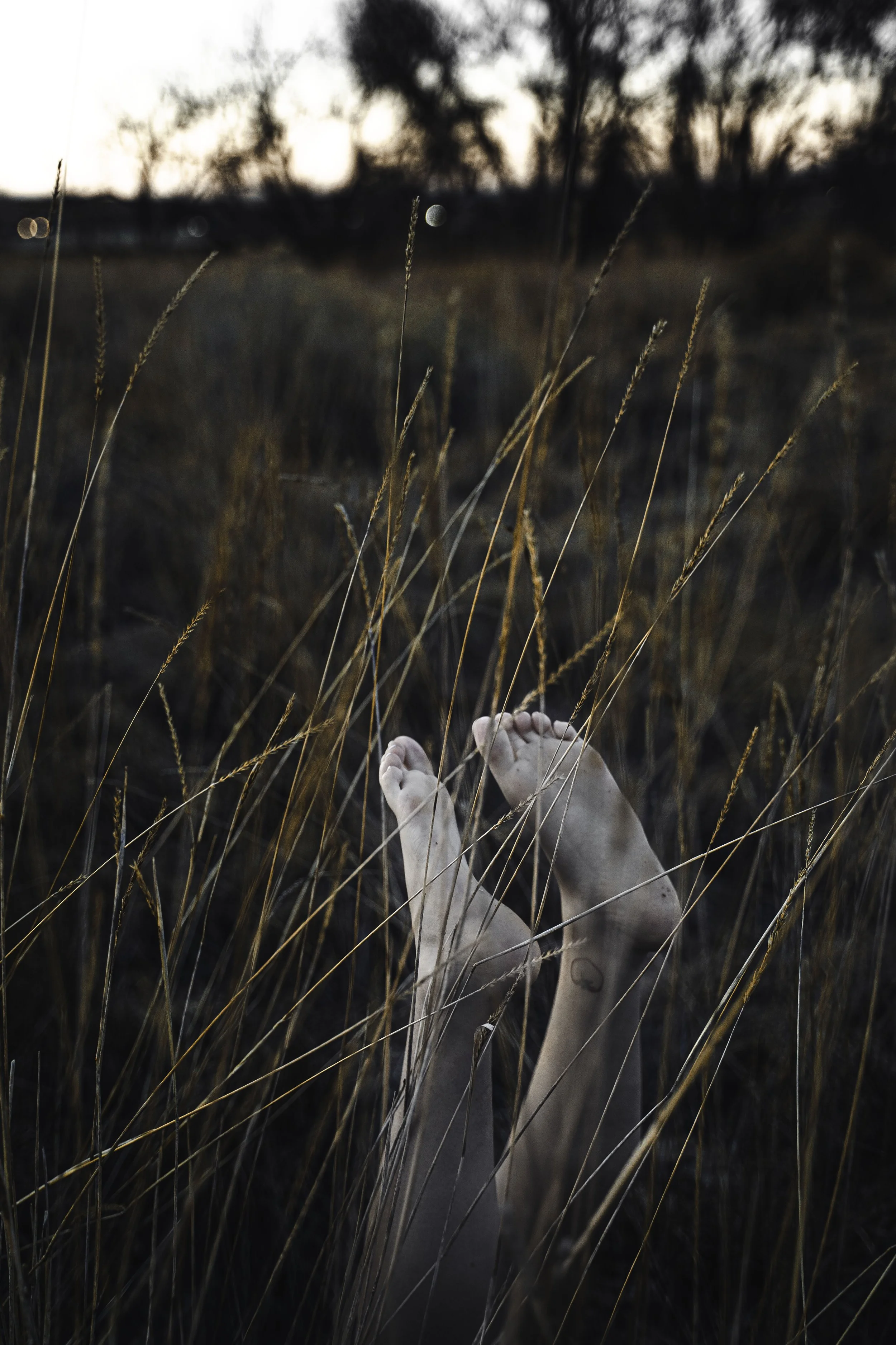 ALIVE HANNAH FEET.jpg