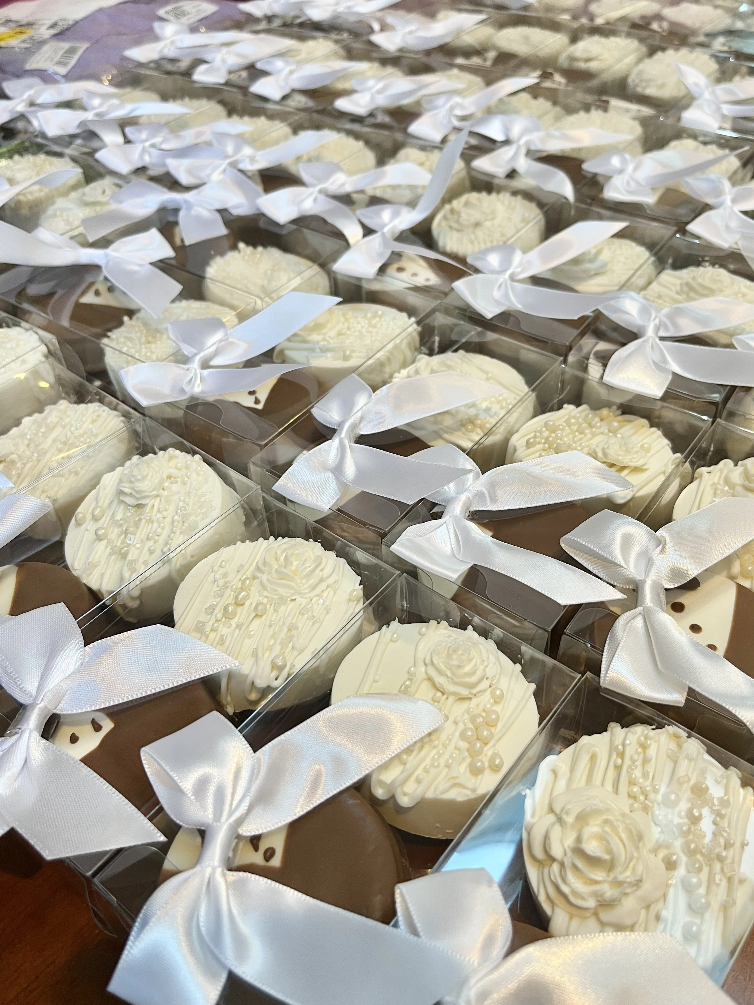 Bride & Groom Chocolate Covered Oreos