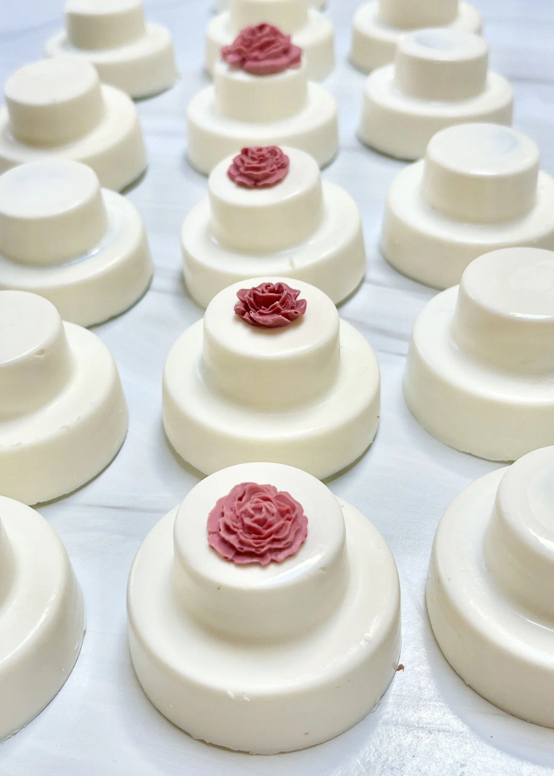 2 Tier Wedding Cake Oreo ($5 each)