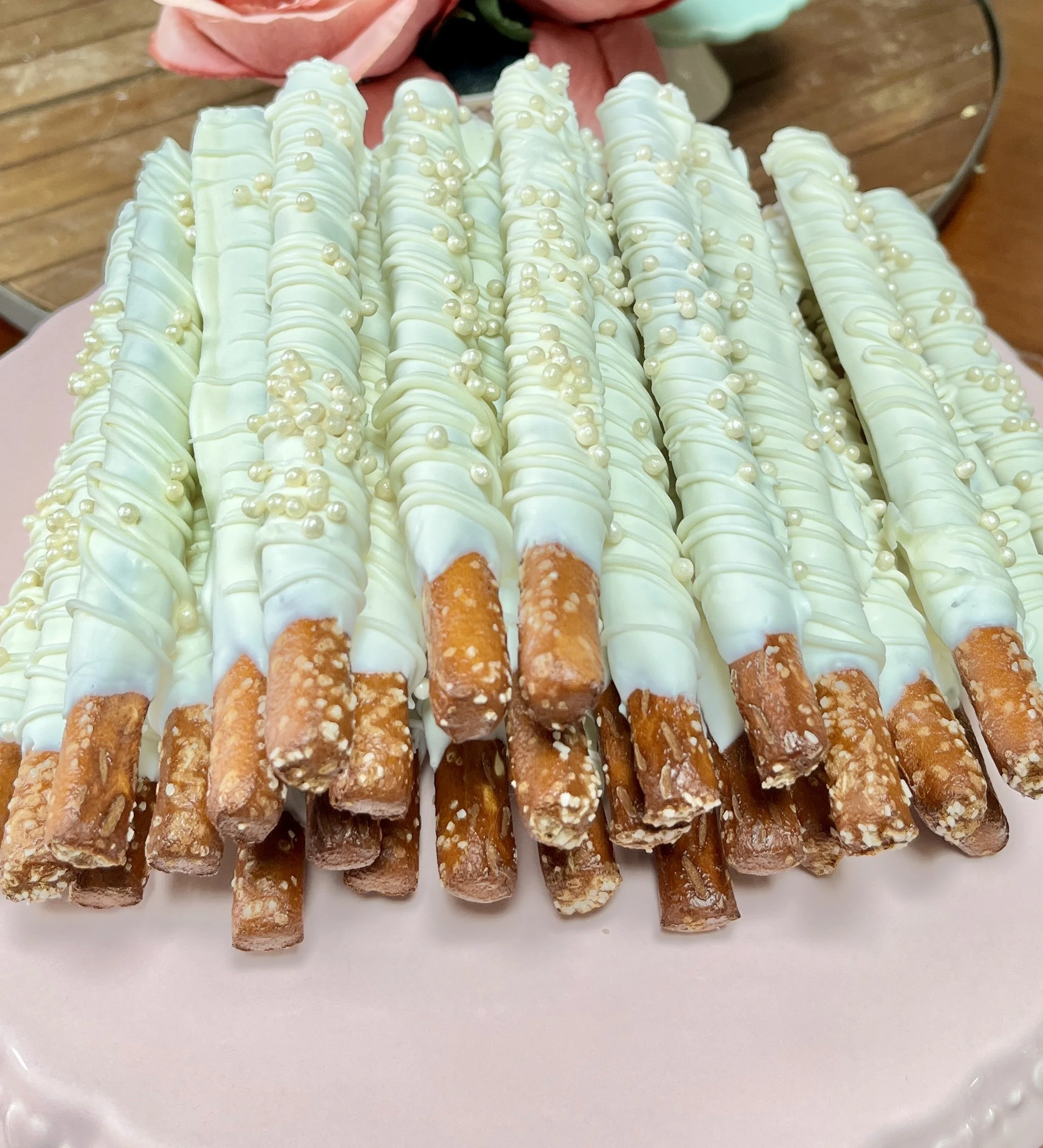 chocolate covered pretzels, wedding pretzels