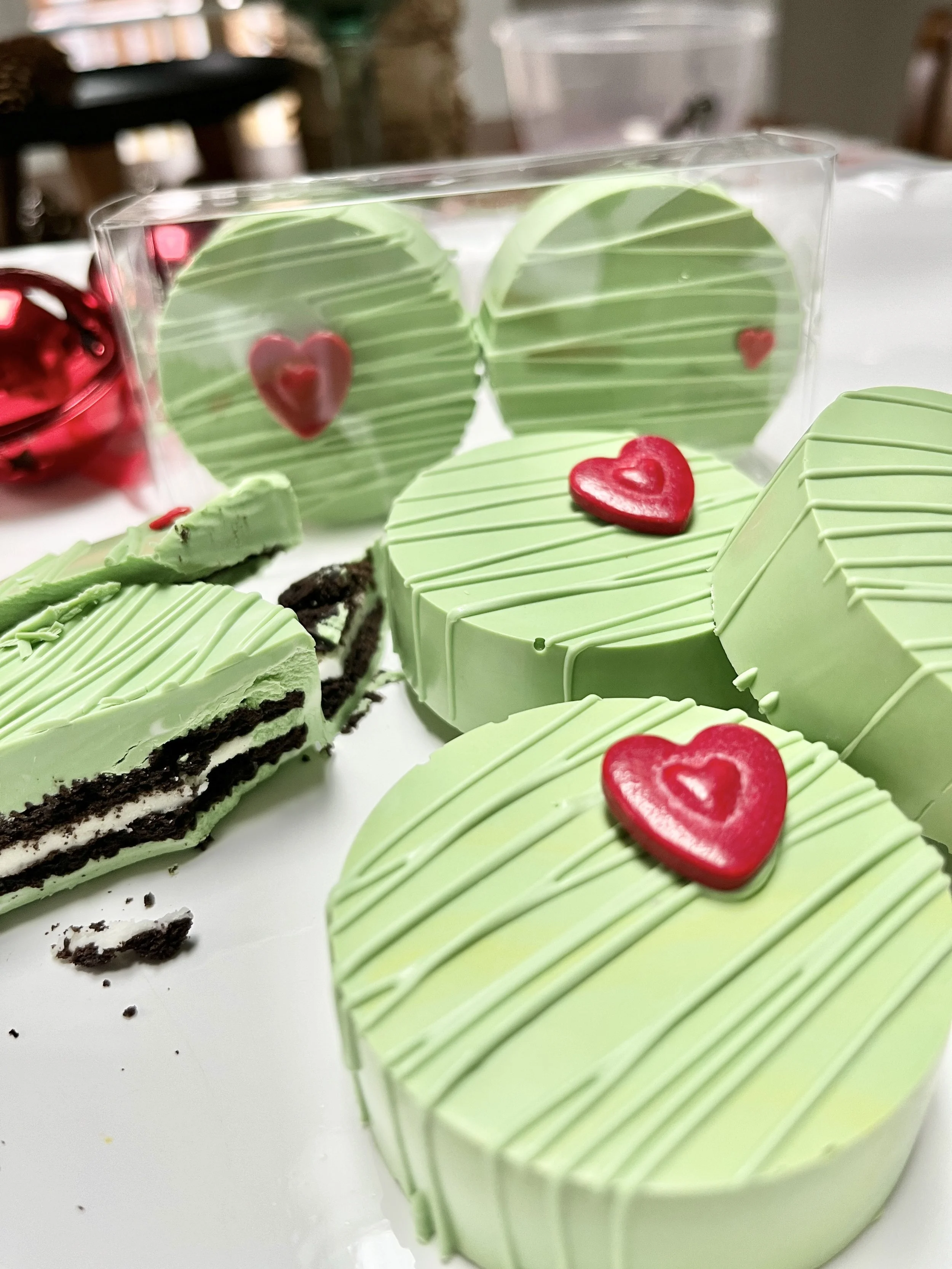 Grinch Chocolate Covered Oreos
