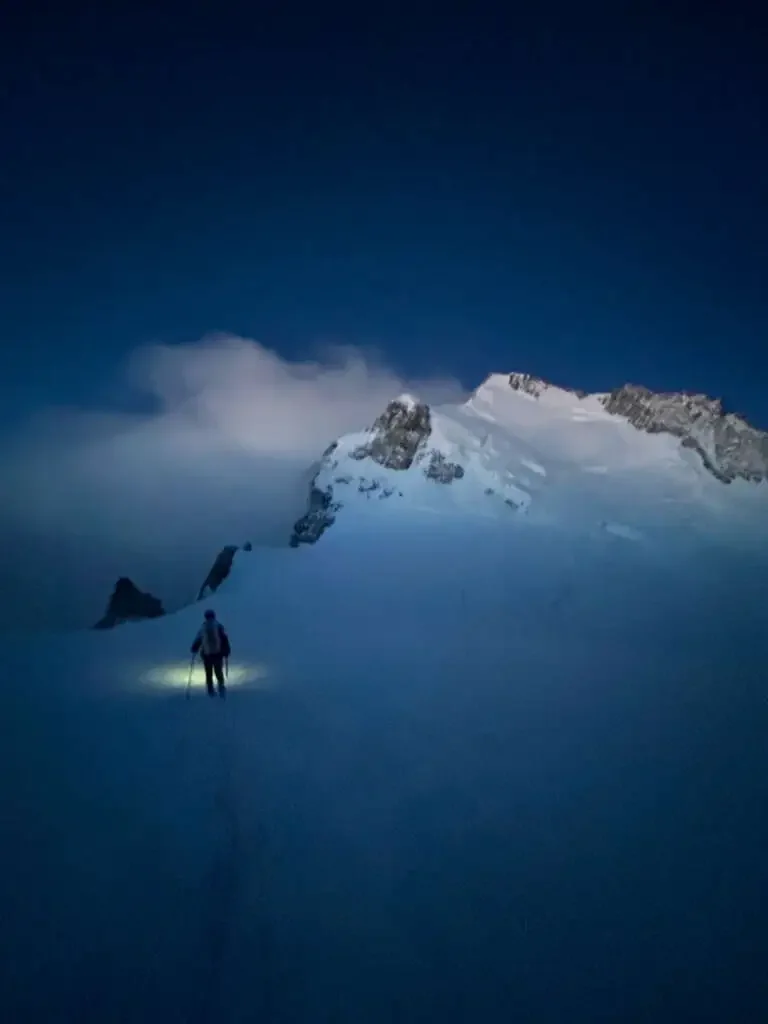 cosmiques-arete-and-mont-blanc-traverse-topo-alenka-mali-squamish-photographer-3-768x1024.webp