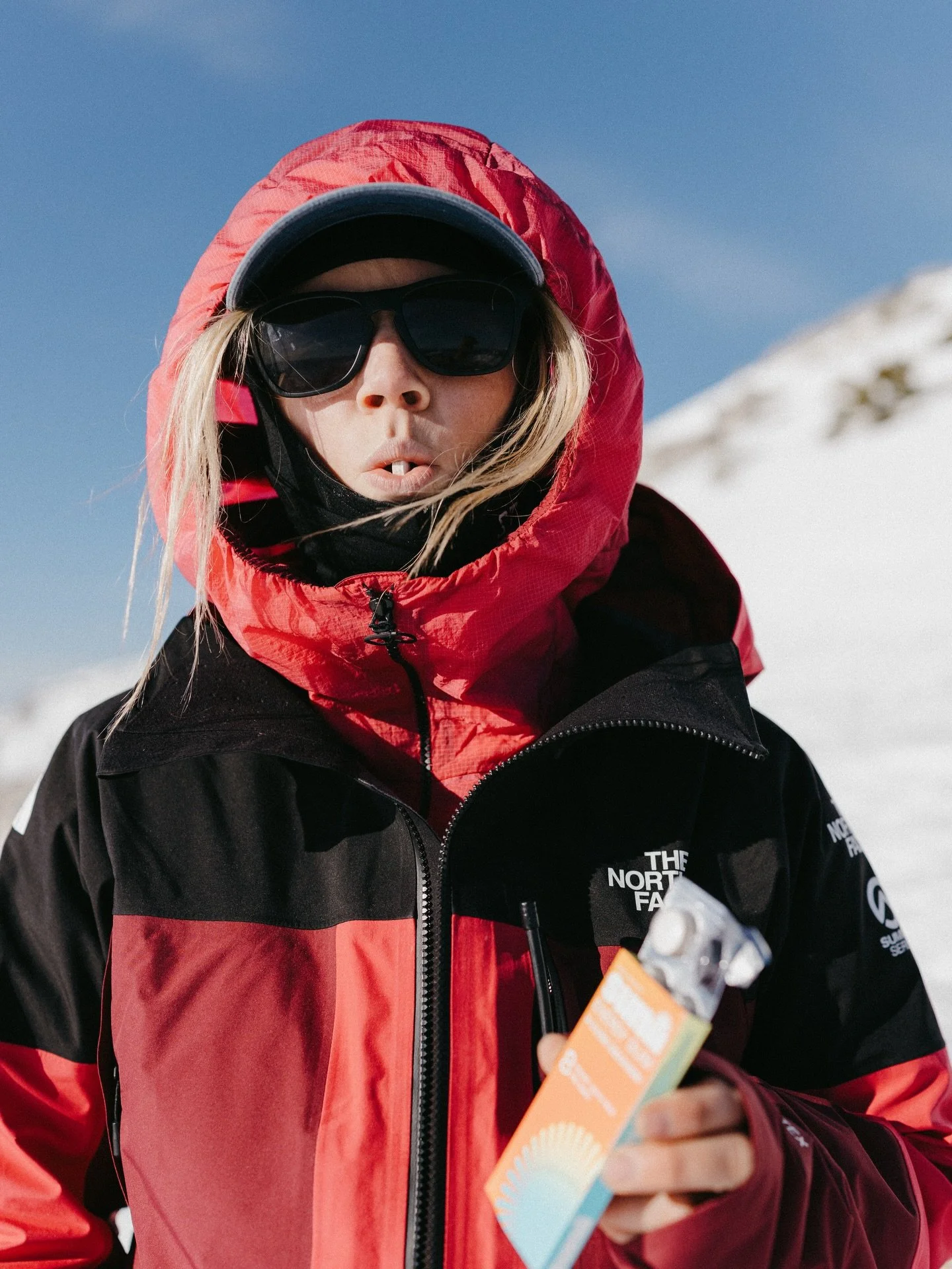 Have a SUNII ☀️ day wherever you are!

📸 @noelllekathleen for @suniienergygum x @lux__snow