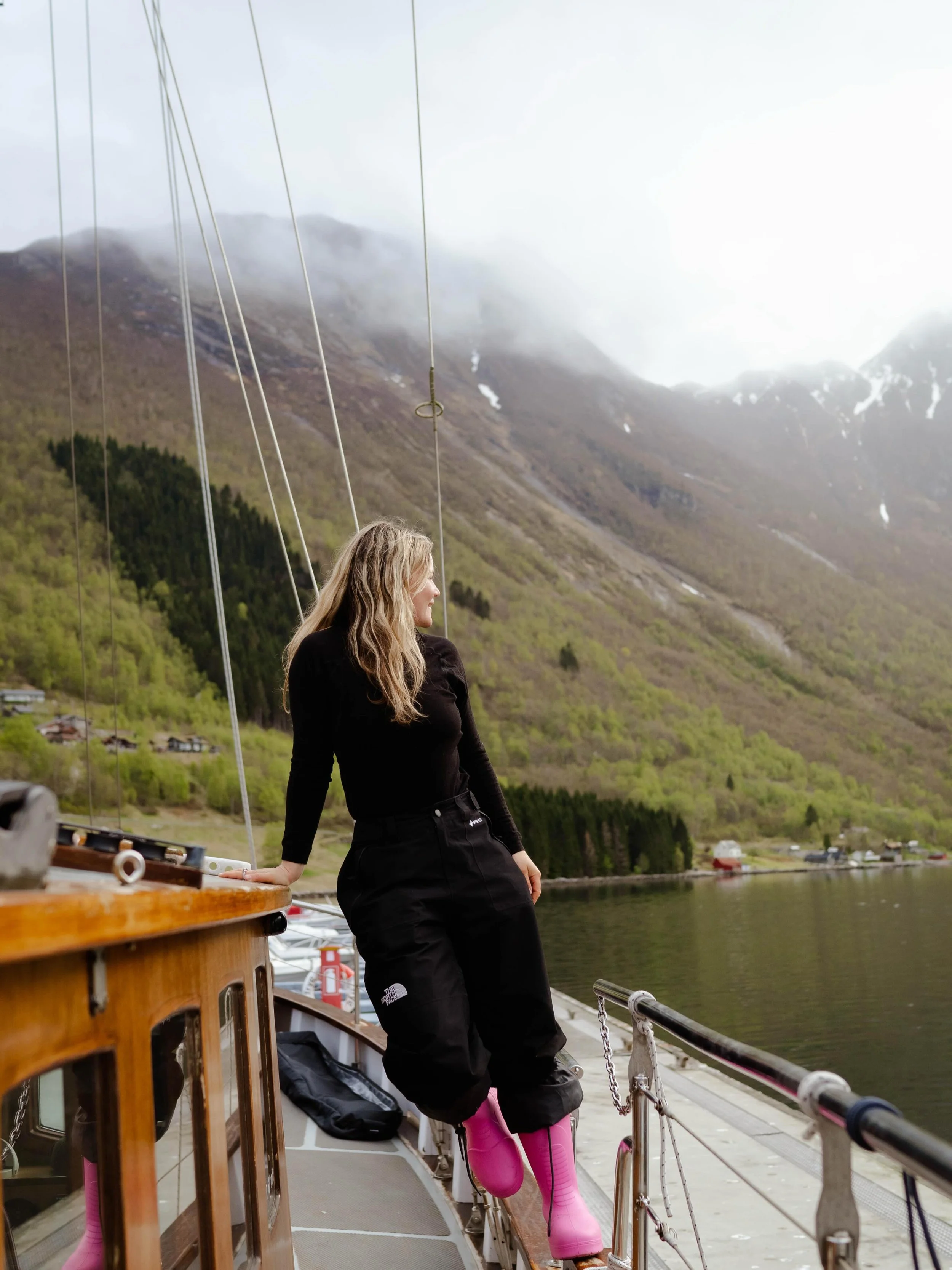 Postcards from the sea 🌊 #NorwayLUX @lux__snow 

📸 @sadie_simonis
