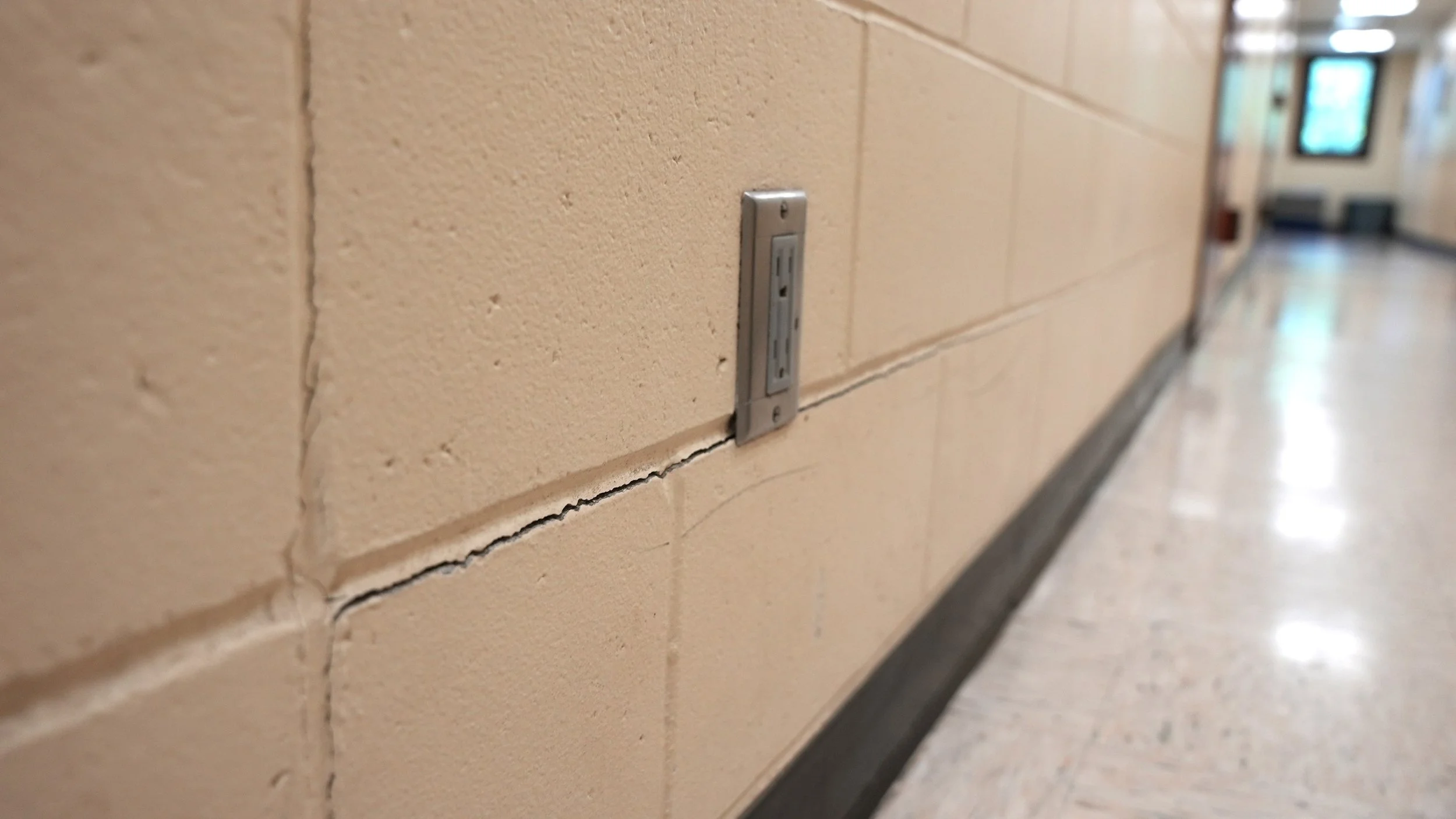 This crack is over six feet long.