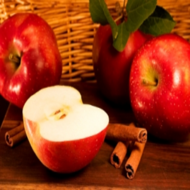 apple cinnoman  2oz candle